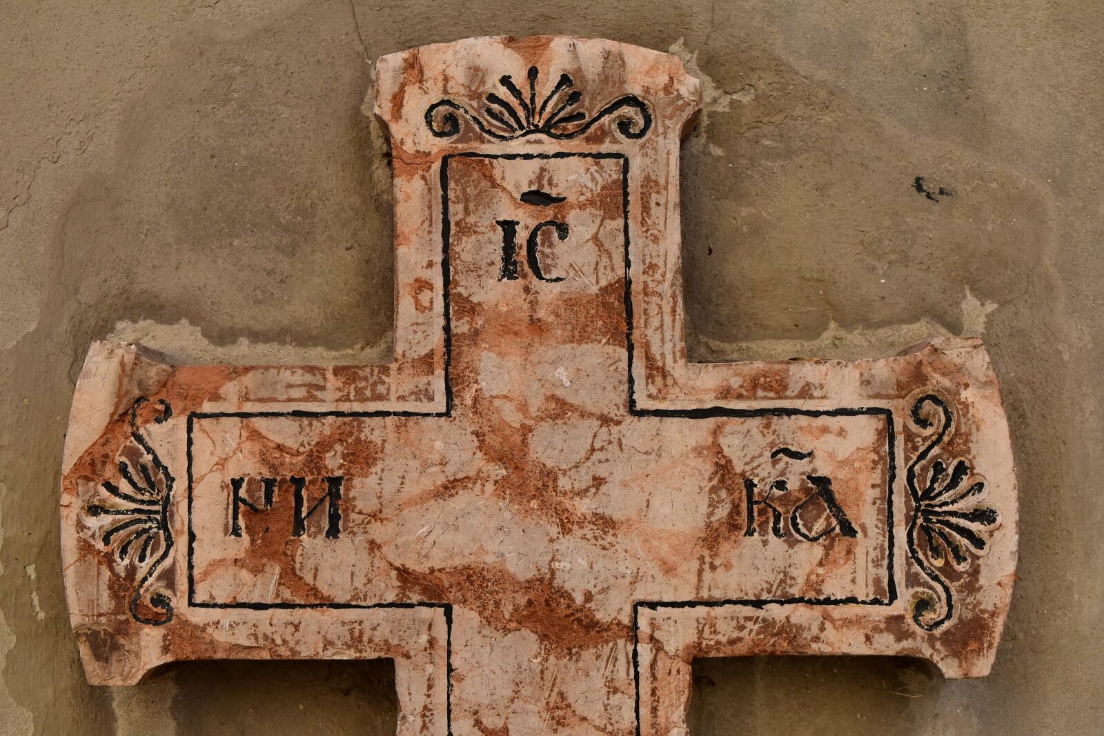Nikon D5500 sample photo. Byzantine, cross, gravestone, marble photography