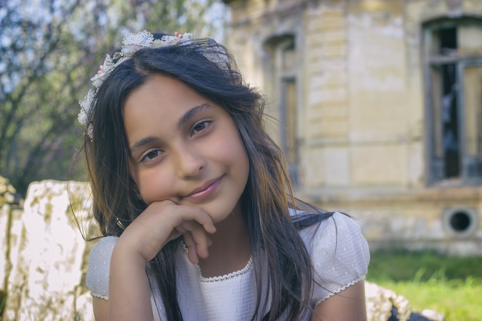 Canon EF 50mm F1.8 STM sample photo. Communion, girl, castle photography