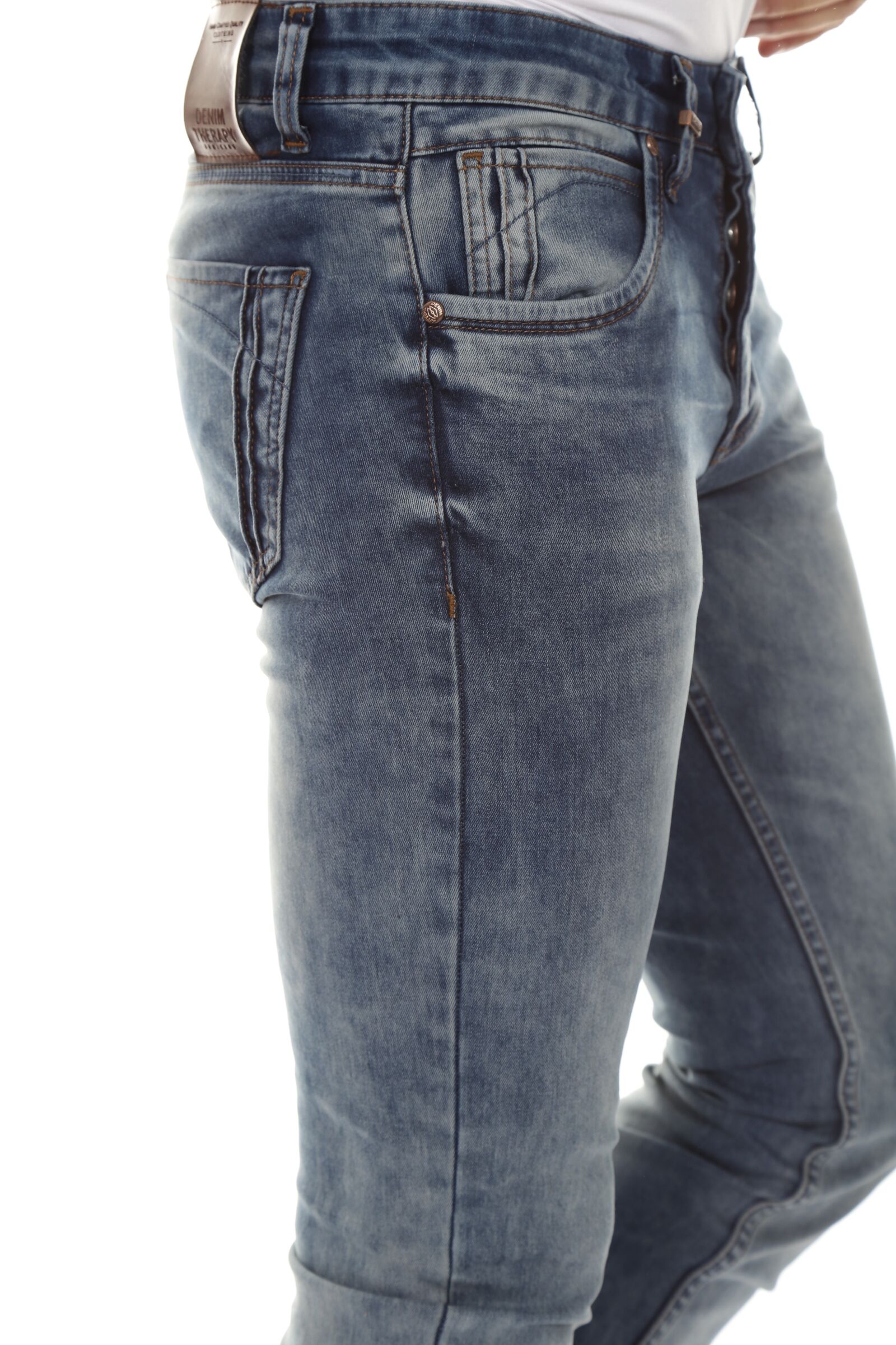 Canon EOS 6D + Canon EF 24-105mm F4L IS USM sample photo. Pants, denim, shoes photography
