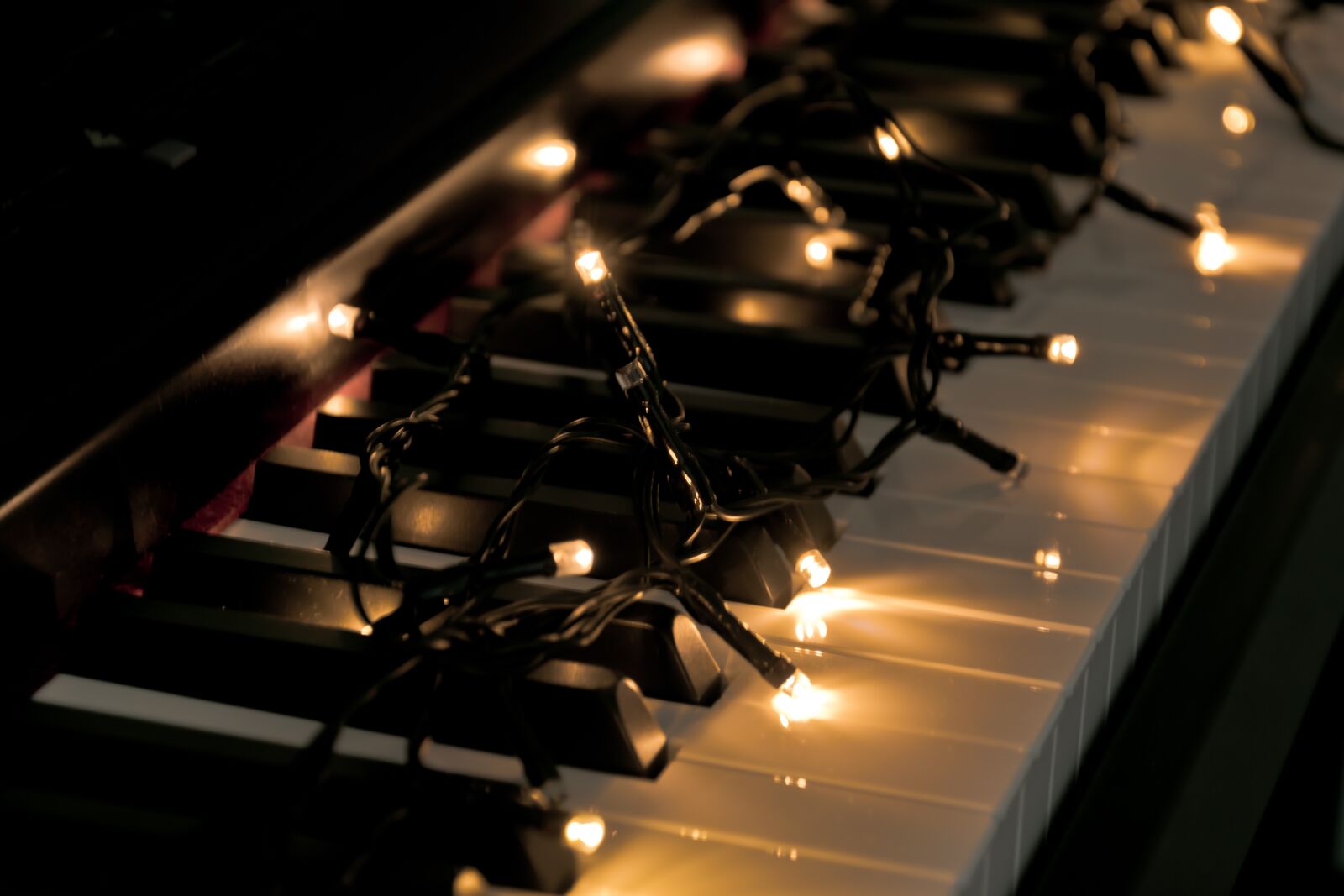 Nikon D3300 sample photo. Piano, light, music photography