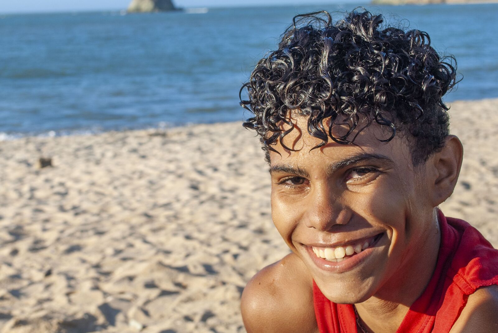 Nikon D3000 sample photo. Beach, young, holiday photography