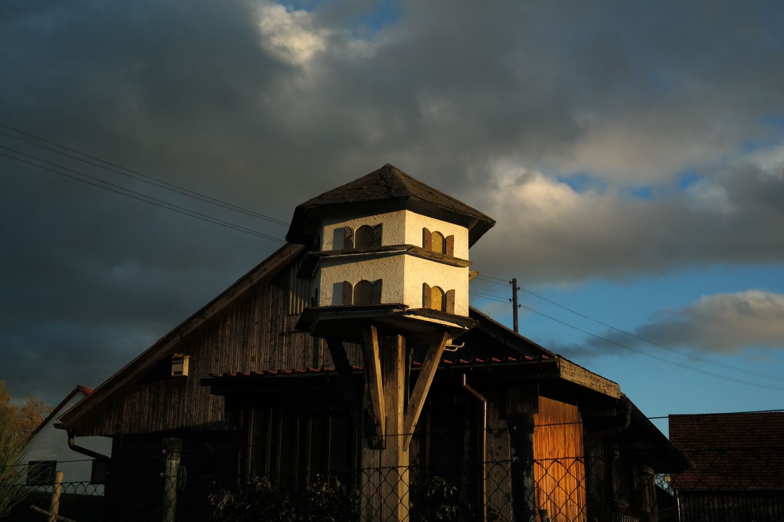 Samsung NX300 sample photo. Aviary, pigeon house, hut photography