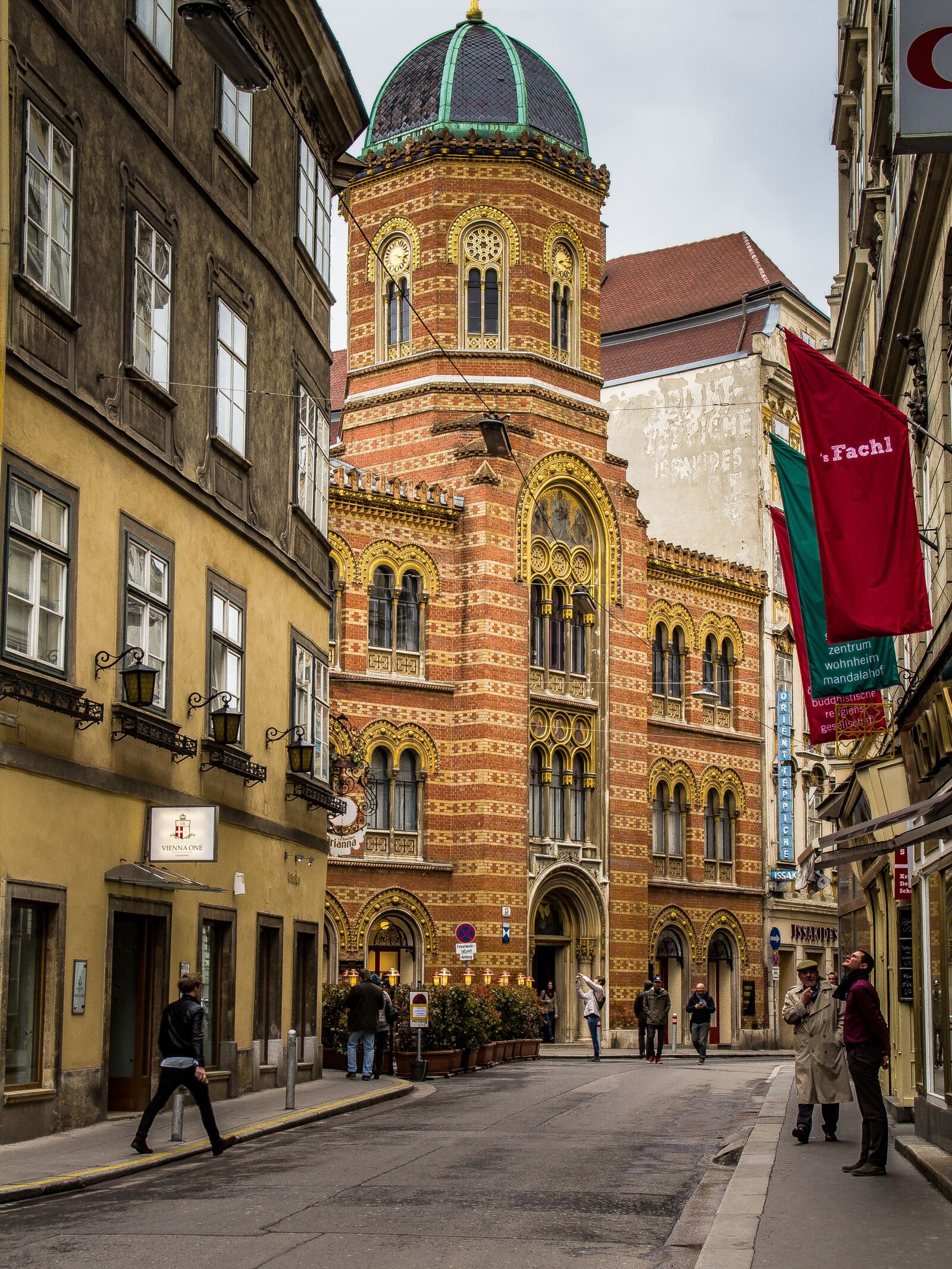 Canon EOS 600D (Rebel EOS T3i / EOS Kiss X5) sample photo. Vienna, greek church, meat photography