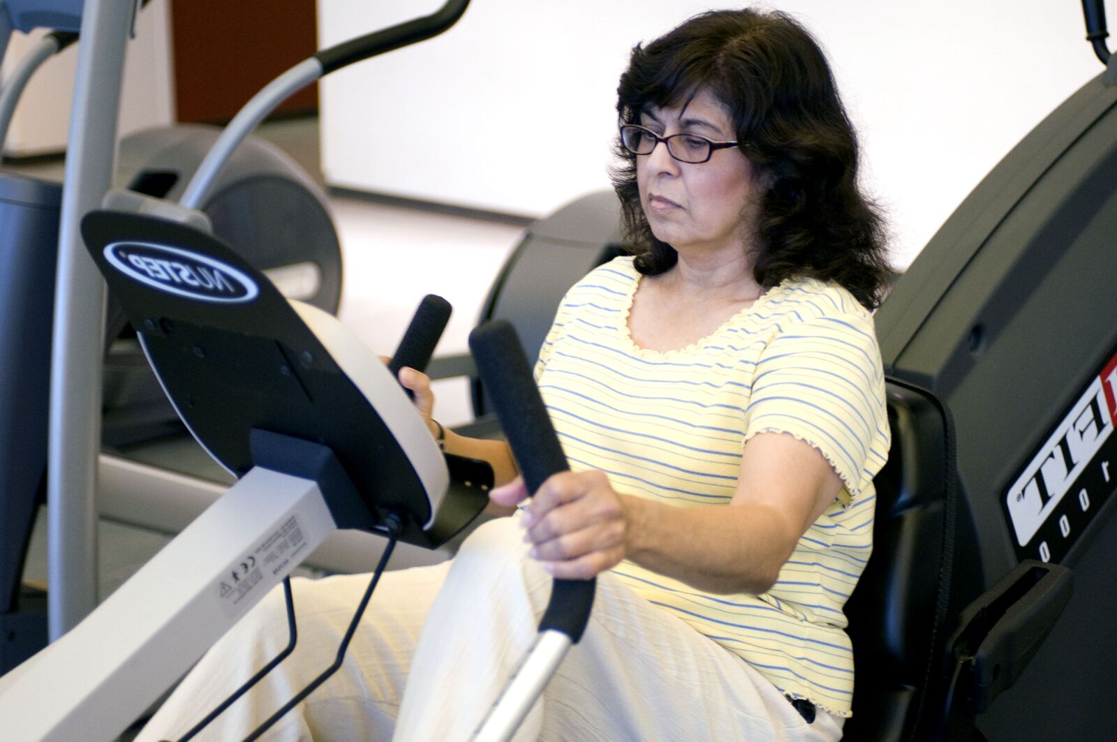 Nikon D300 sample photo. Female, fitness, center photography