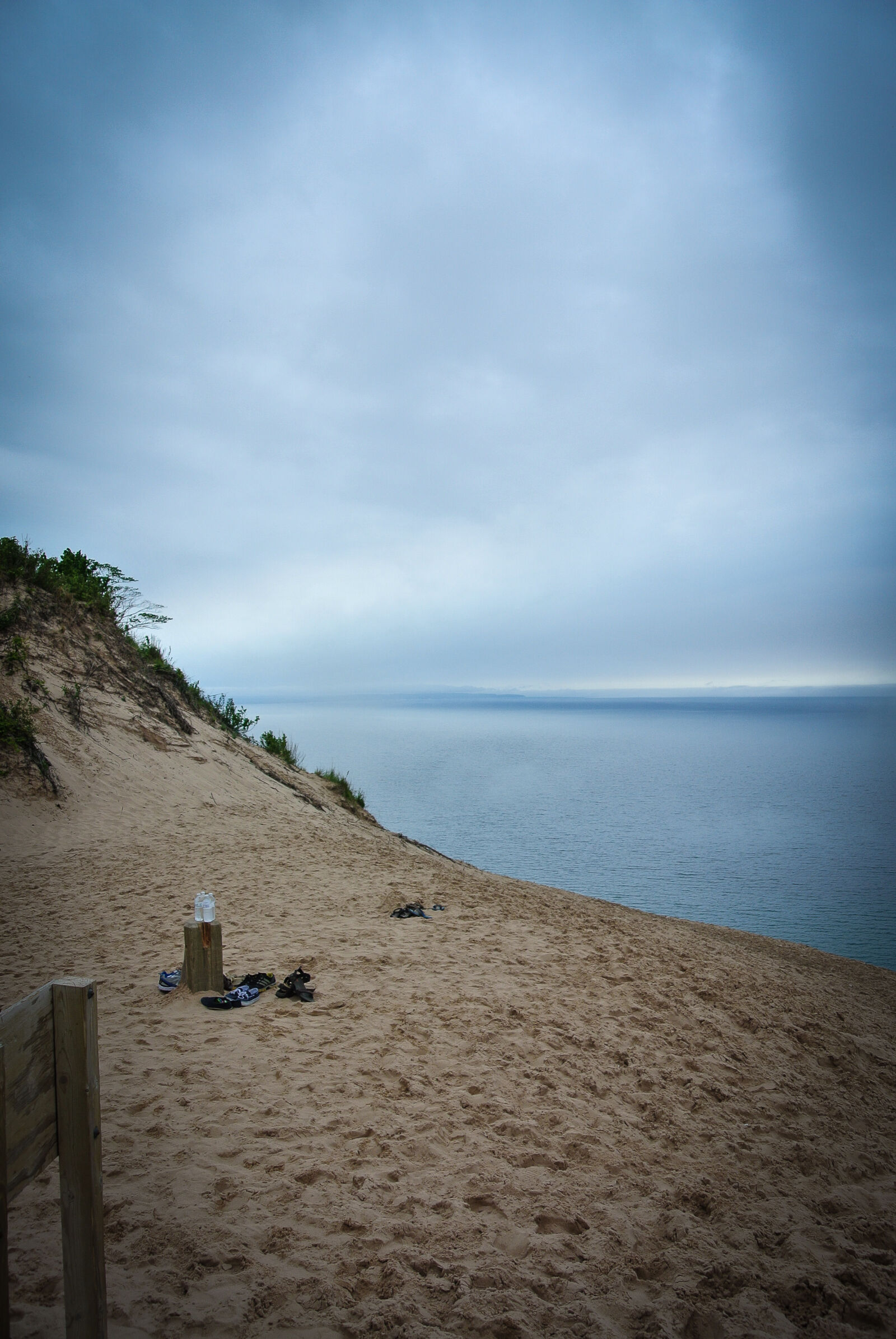 Nikon 1 Nikkor VR 10-30mm F3.5-5.6 sample photo. Climb, clouds, dunes, lake photography