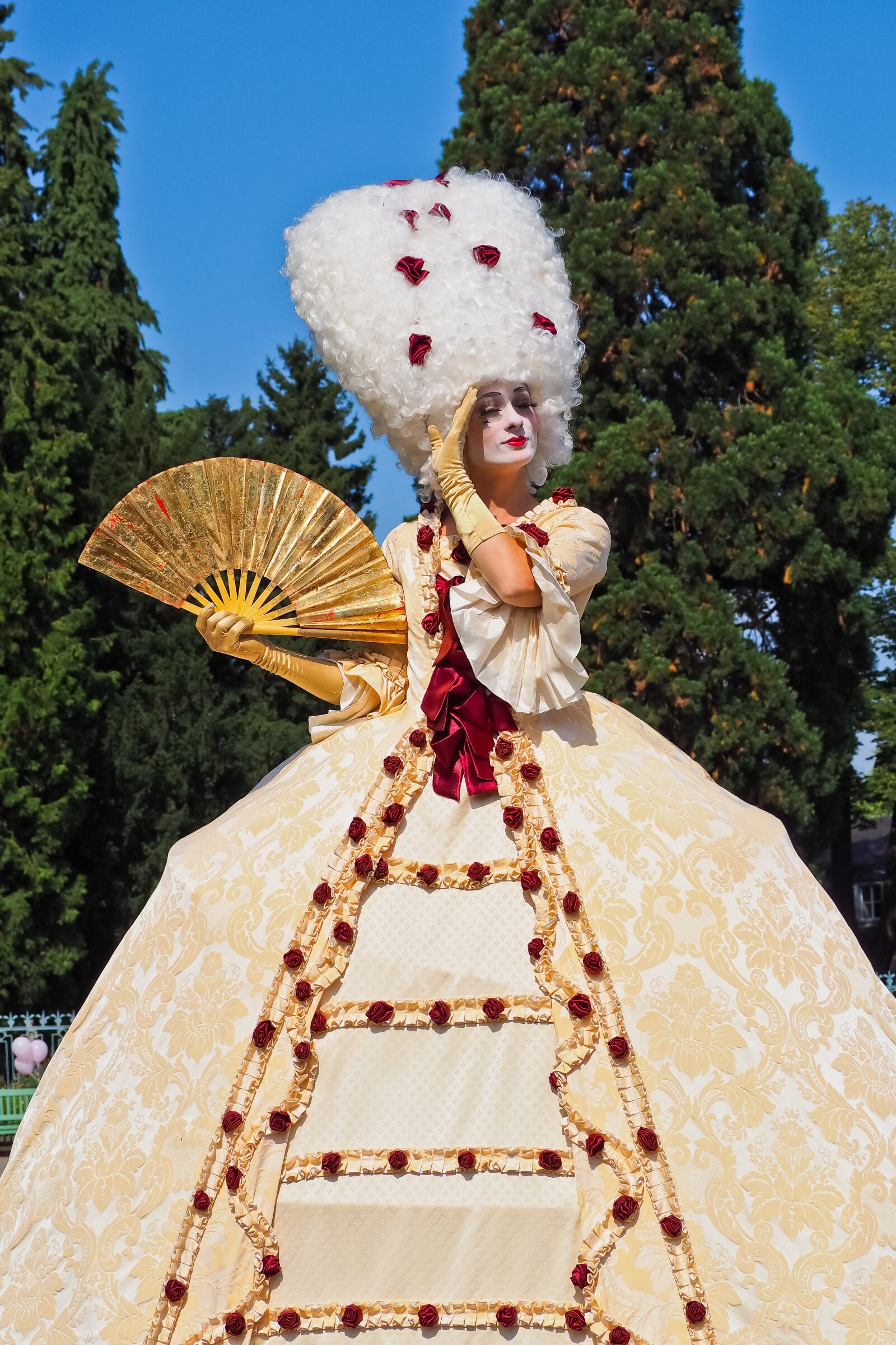Olympus OM-D E-M10 sample photo. Costume, baroque, clothing photography