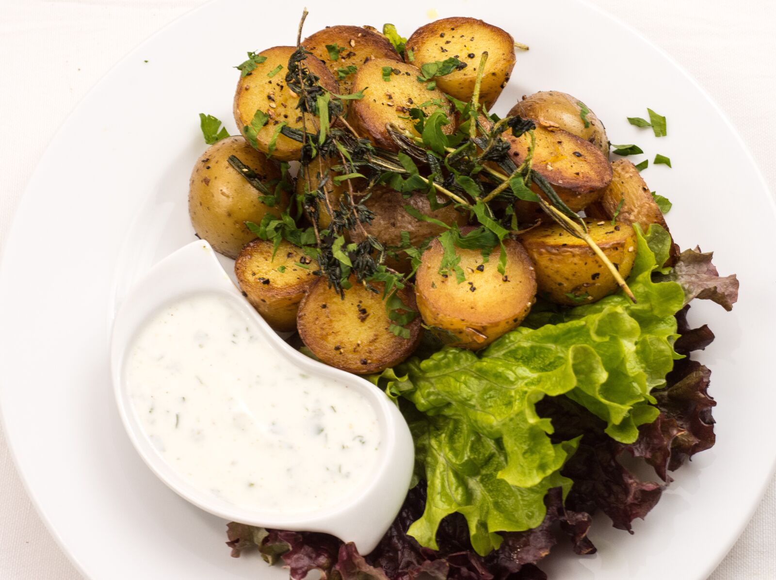 Nikon D7200 sample photo. Baked potatoes, gourmet, garlick photography