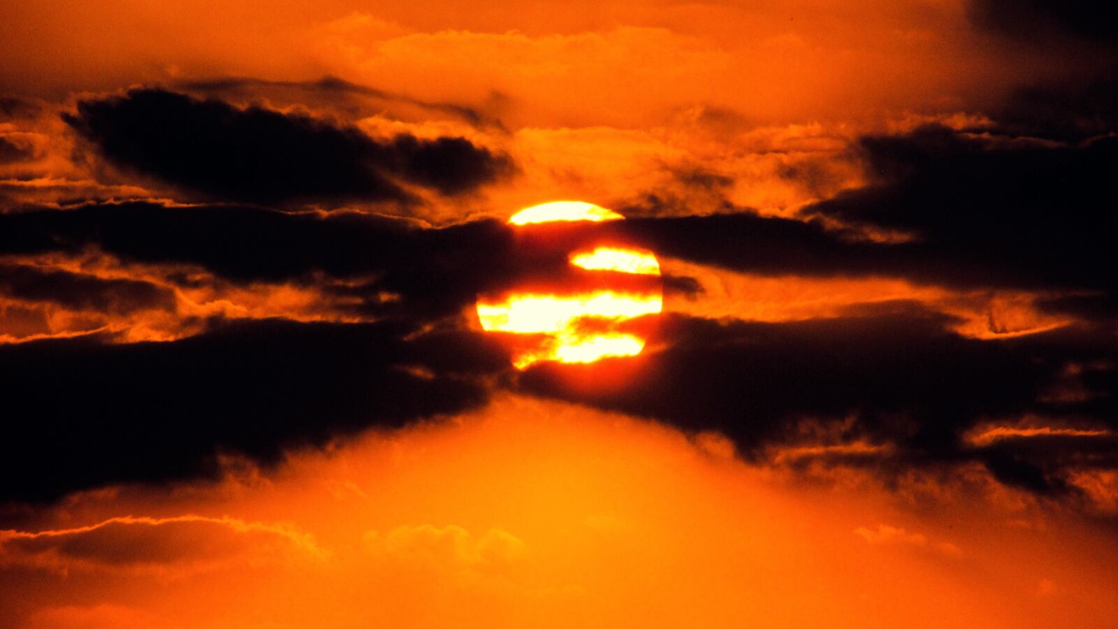 Canon PowerShot SX400 IS sample photo. Sunset, sun, clouds photography