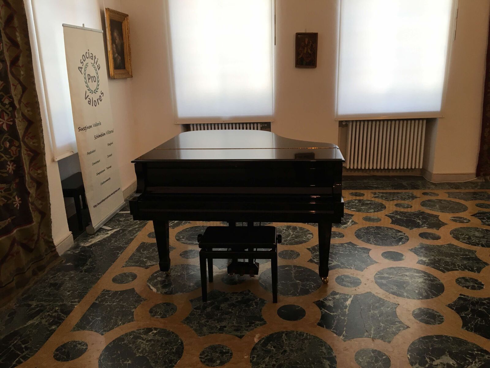 iPhone 6s back camera 4.15mm f/2.2 sample photo. Piano, museum, old photography