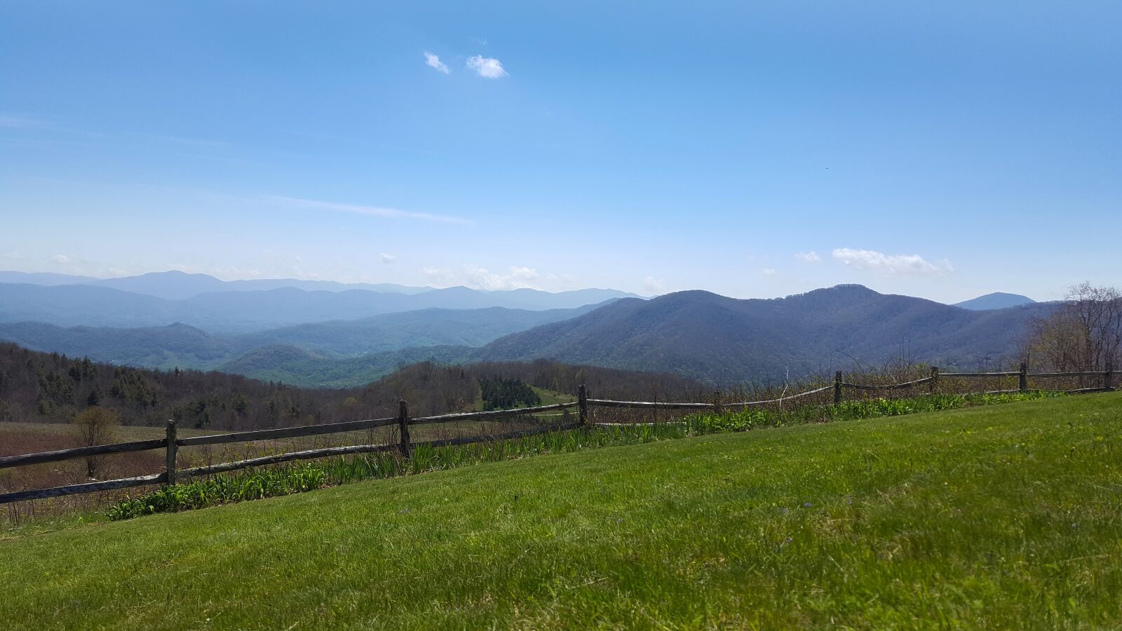 Samsung Galaxy S6 sample photo. Mountains, skyline, fence photography