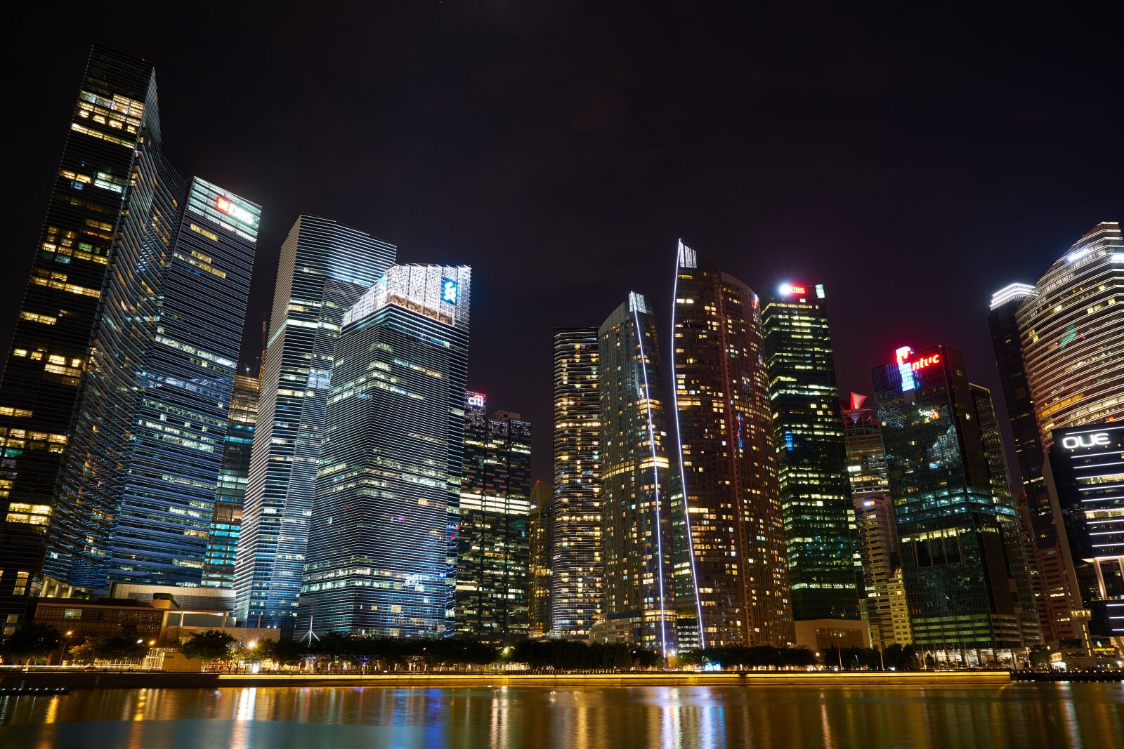 Sony a7R II sample photo. Singapore, skyscraper, night photography