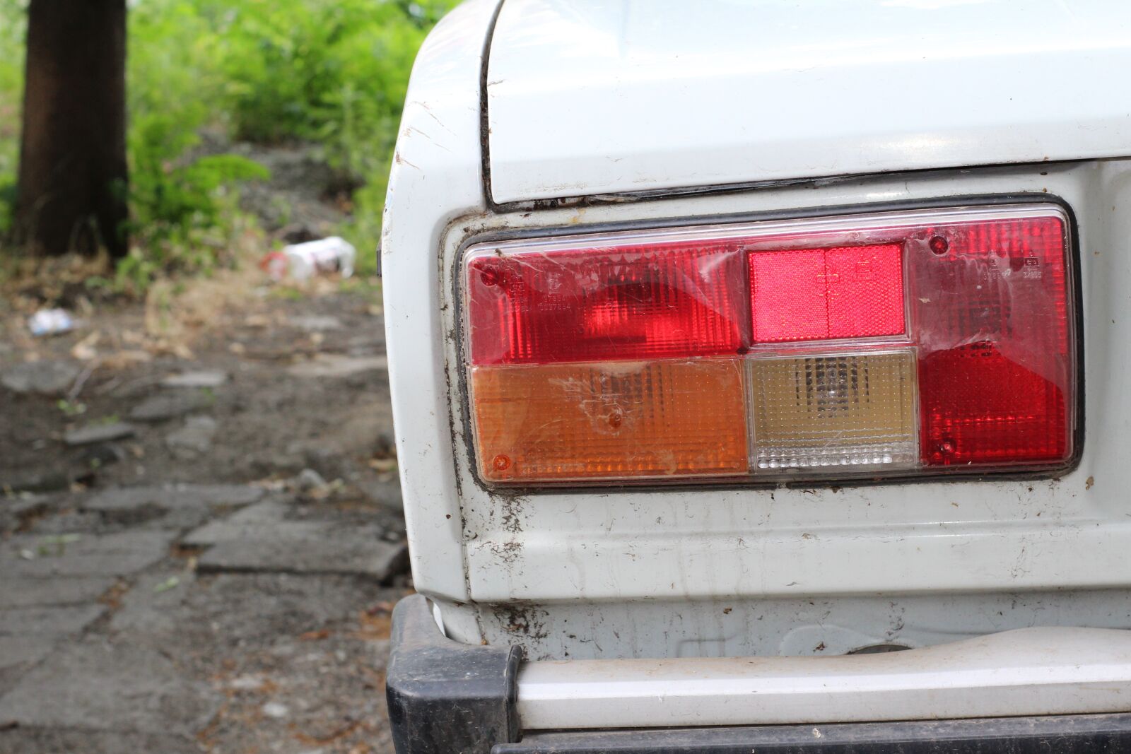 Canon EOS 1200D (EOS Rebel T5 / EOS Kiss X70 / EOS Hi) sample photo. Rear lamp, car brake photography