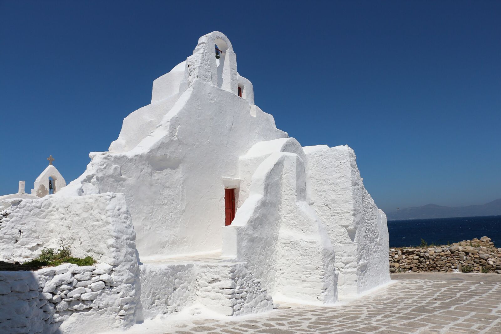 Canon EOS 700D (EOS Rebel T5i / EOS Kiss X7i) sample photo. Chapel, mykonos, greece photography