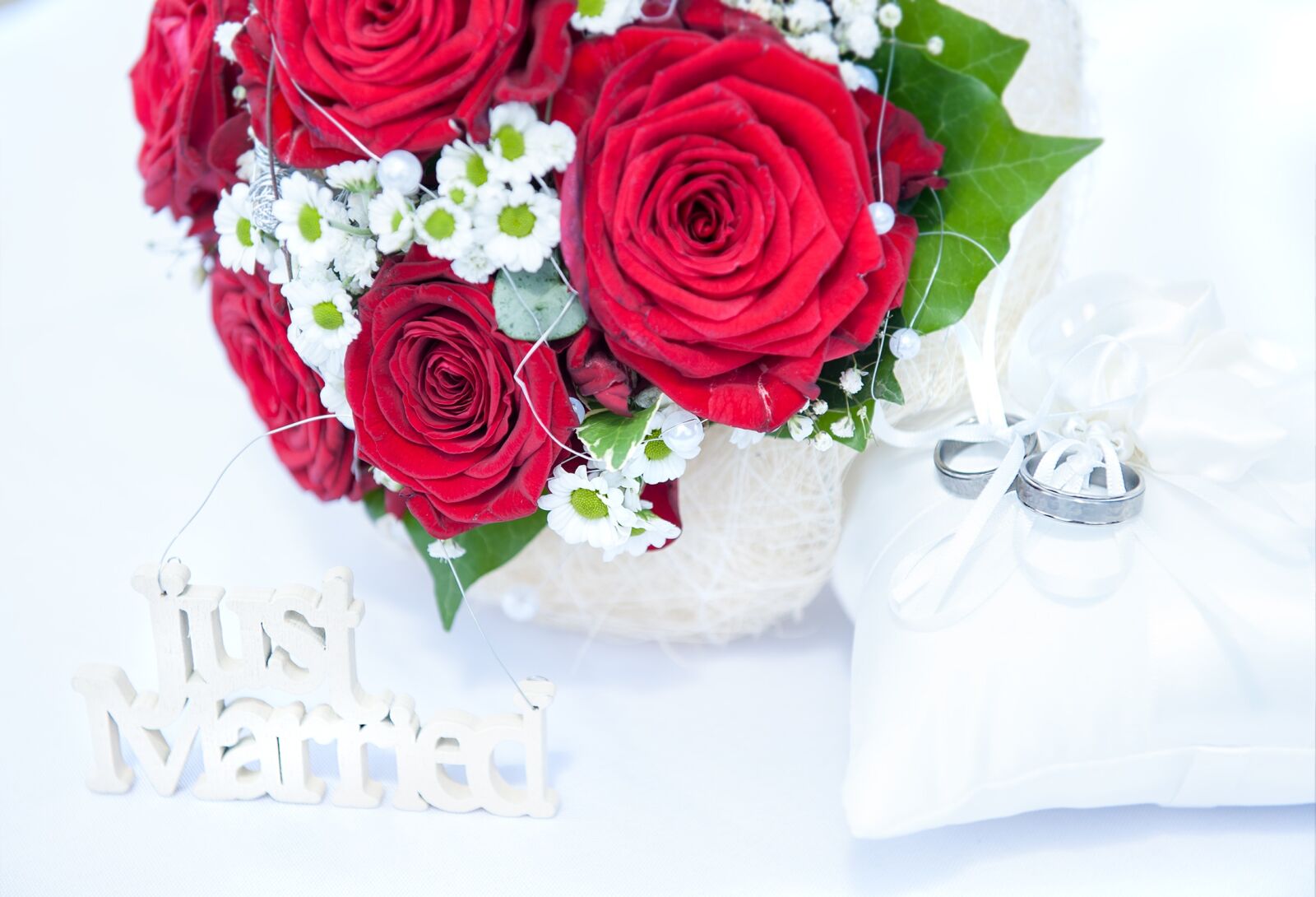 Nikon D3 sample photo. Roses, bridal bouquet, wedding photography