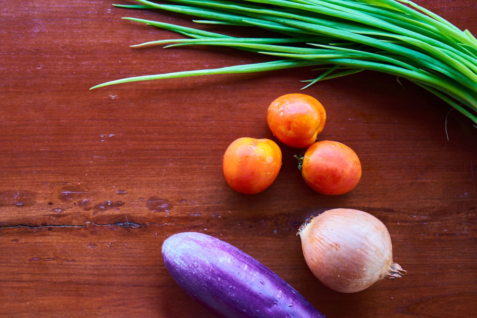 Sony a7R II sample photo. Tomato, eggplant, onion photography
