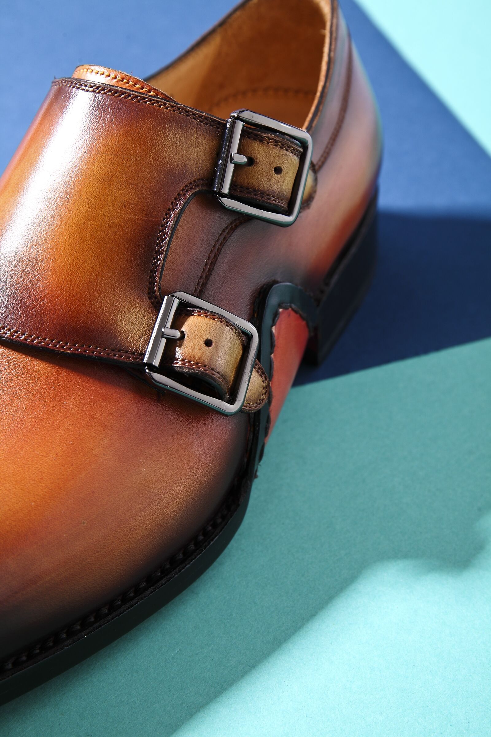 Canon EOS 5D Mark II sample photo. Leather shoes, color, split photography