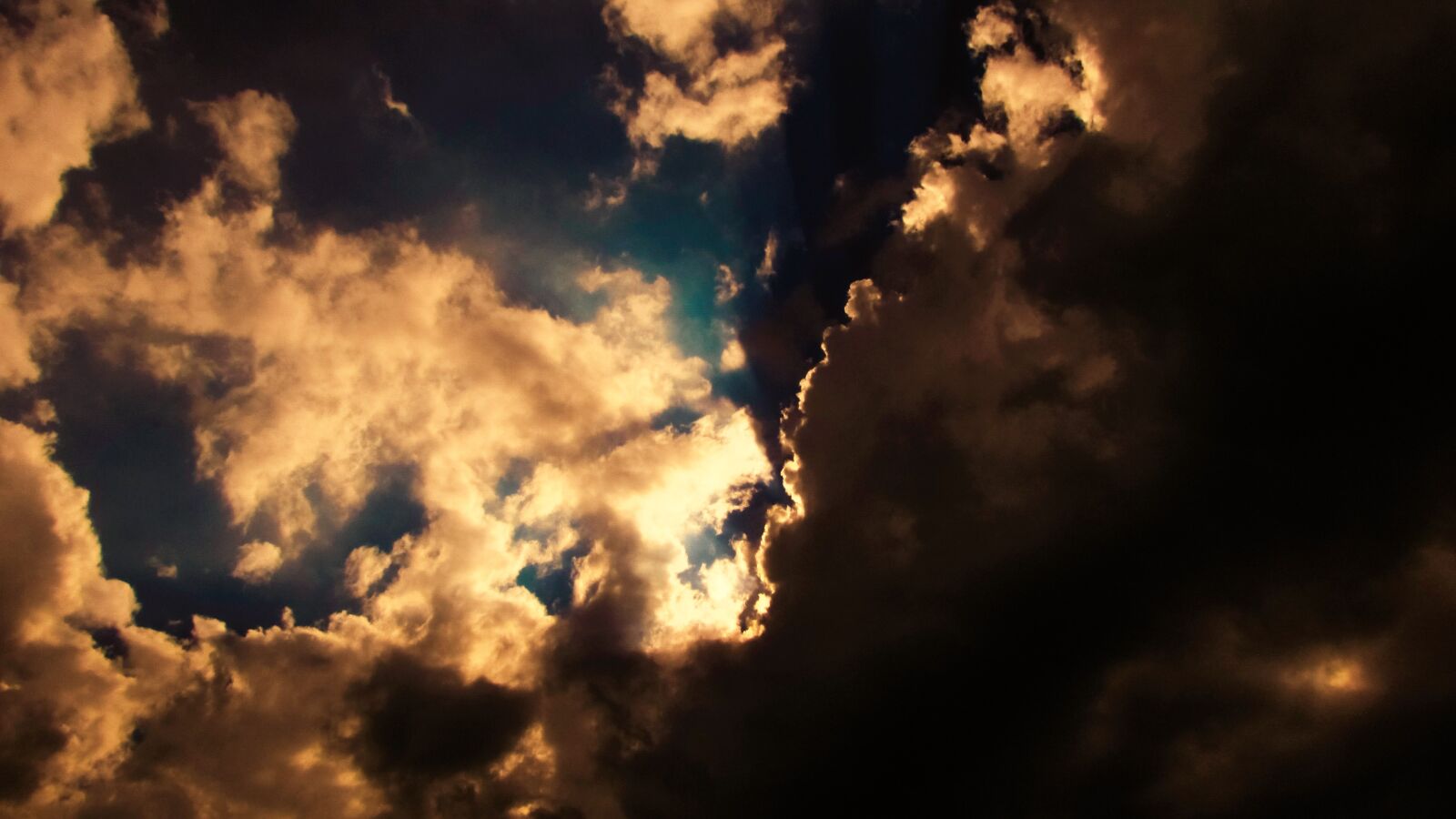 Canon PowerShot SX400 IS sample photo. Clouds, dramatic, sky photography