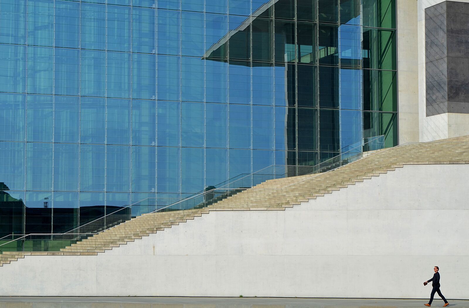 Nikon D7000 sample photo. Architecture, glass items, modern photography
