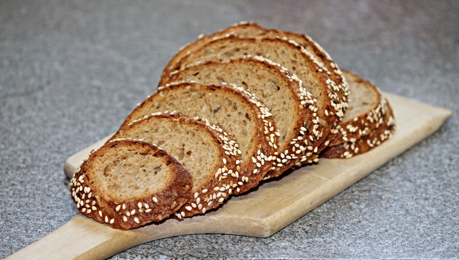 Canon EOS 1100D (EOS Rebel T3 / EOS Kiss X50) sample photo. Grain bread, bread, rye photography