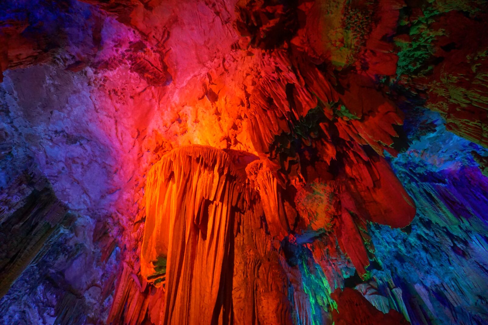 Sony E 16-50mm F3.5-5.6 PZ OSS sample photo. Reed flute cave, guilin photography