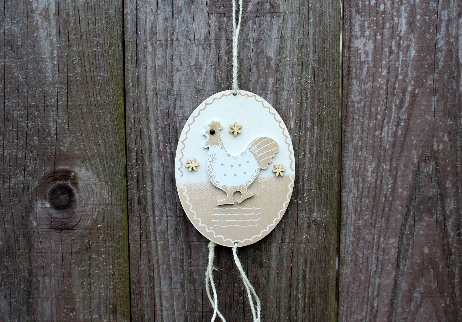 Canon EOS 1200D (EOS Rebel T5 / EOS Kiss X70 / EOS Hi) sample photo. The hen, egg, ornament photography