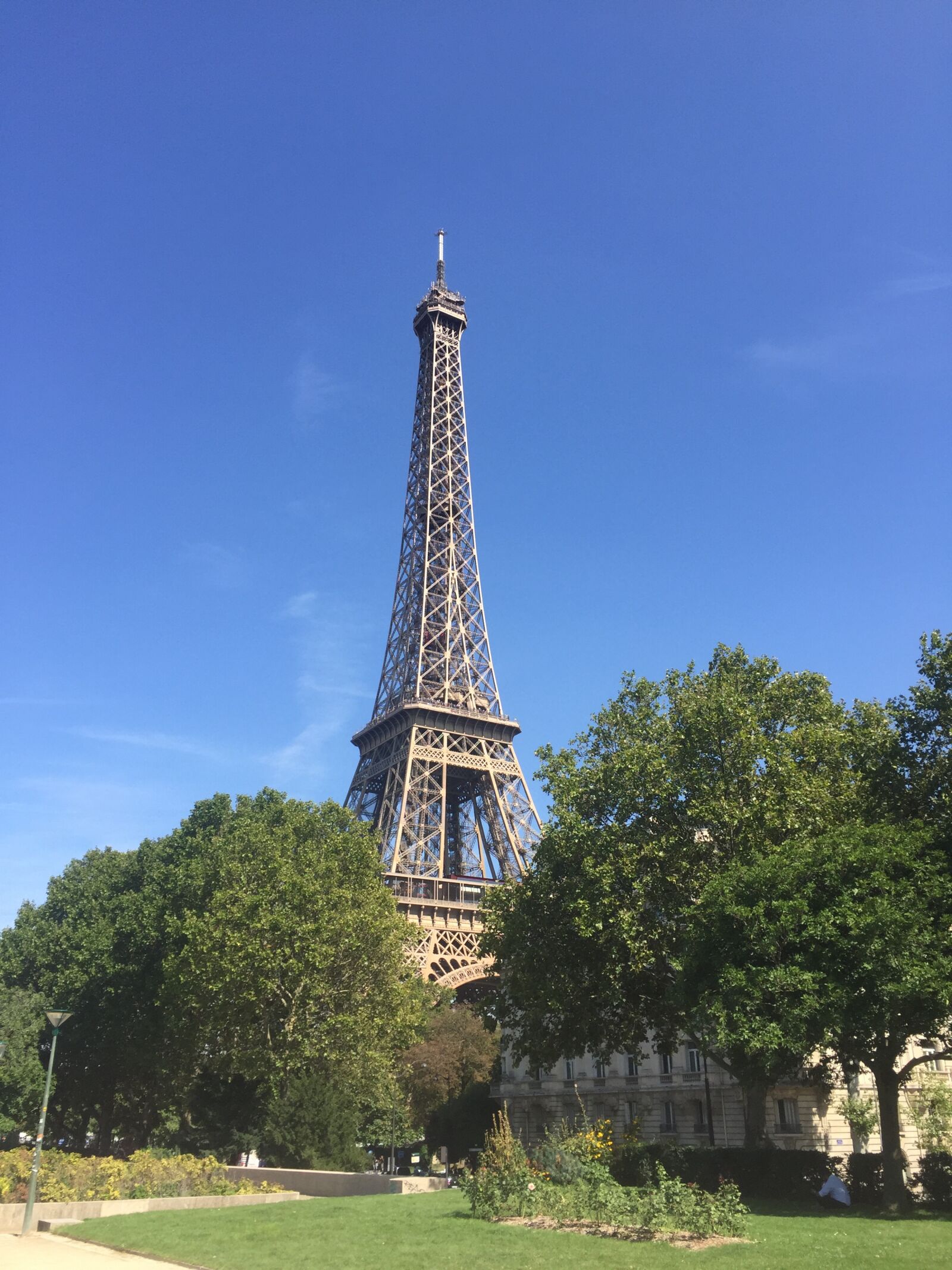 iPhone 6 back camera 4.15mm f/2.2 sample photo. Eiffel tower, france, paris photography