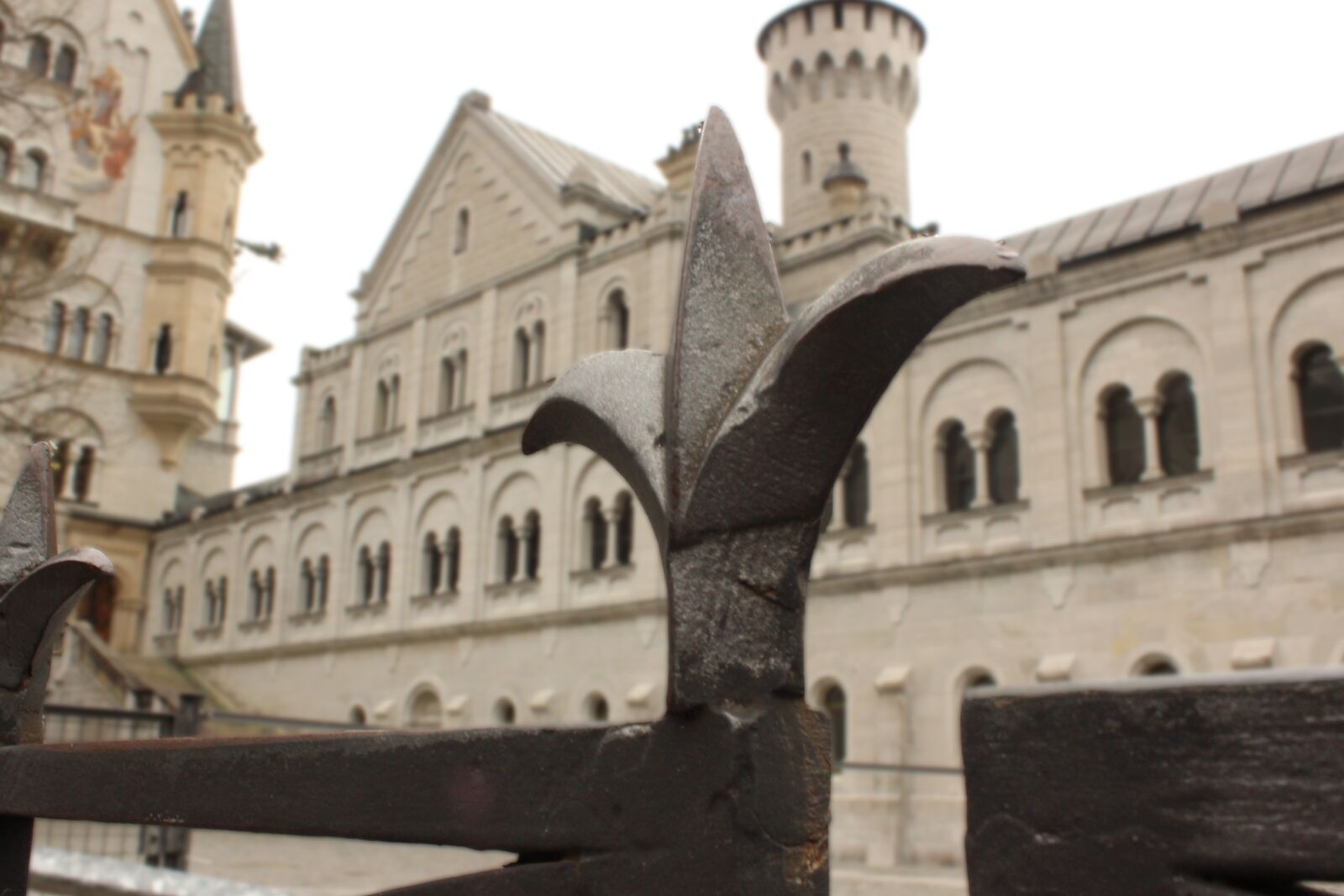Canon EOS 600D (Rebel EOS T3i / EOS Kiss X5) sample photo. Kristin, bavaria, castle photography