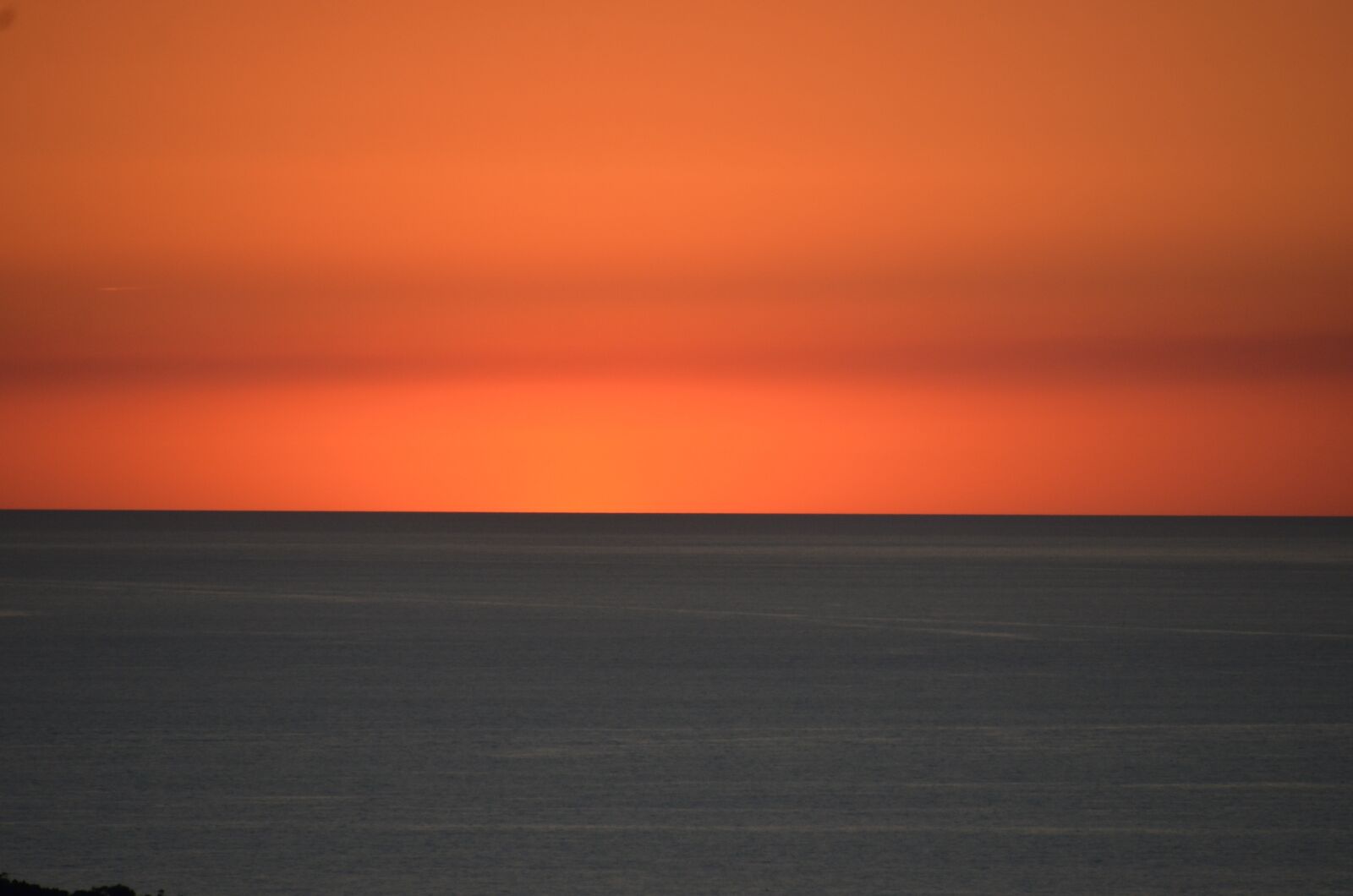 Nikon D7000 sample photo. Sea, layer sun, twilight photography