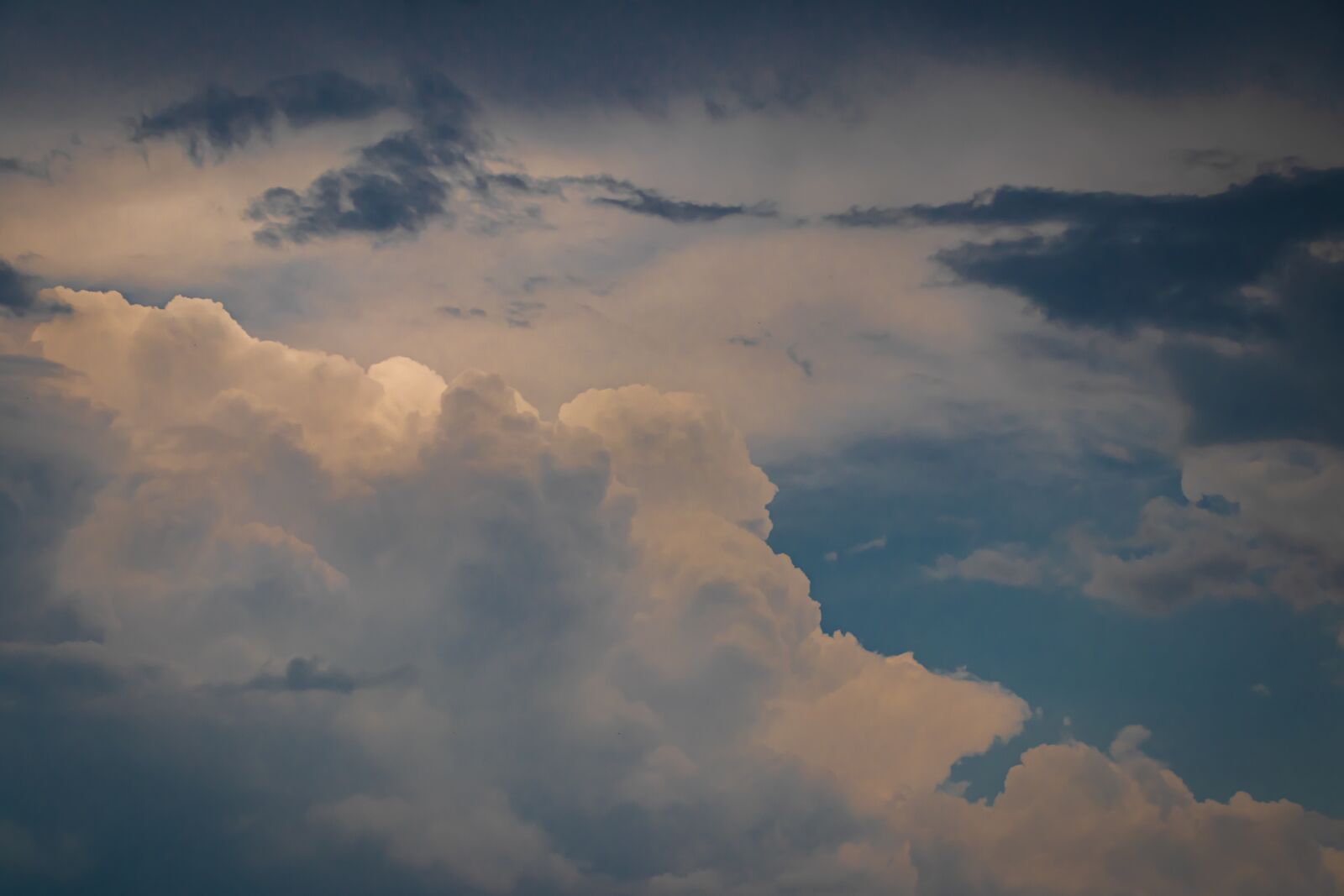Canon EOS 80D sample photo. Clouds, sky, cloudy sky photography