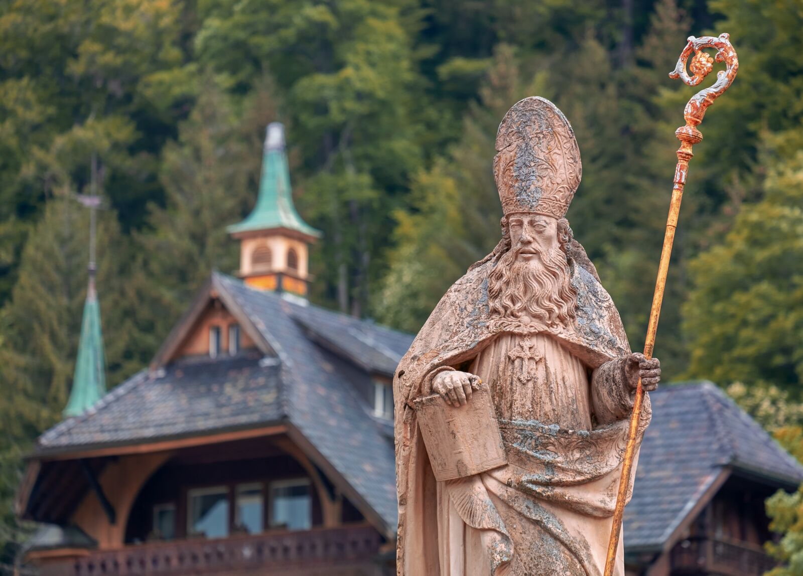 Fujifilm XF 55-200mm F3.5-4.8 R LM OIS sample photo. Sculpture, manneken, saint blaise photography