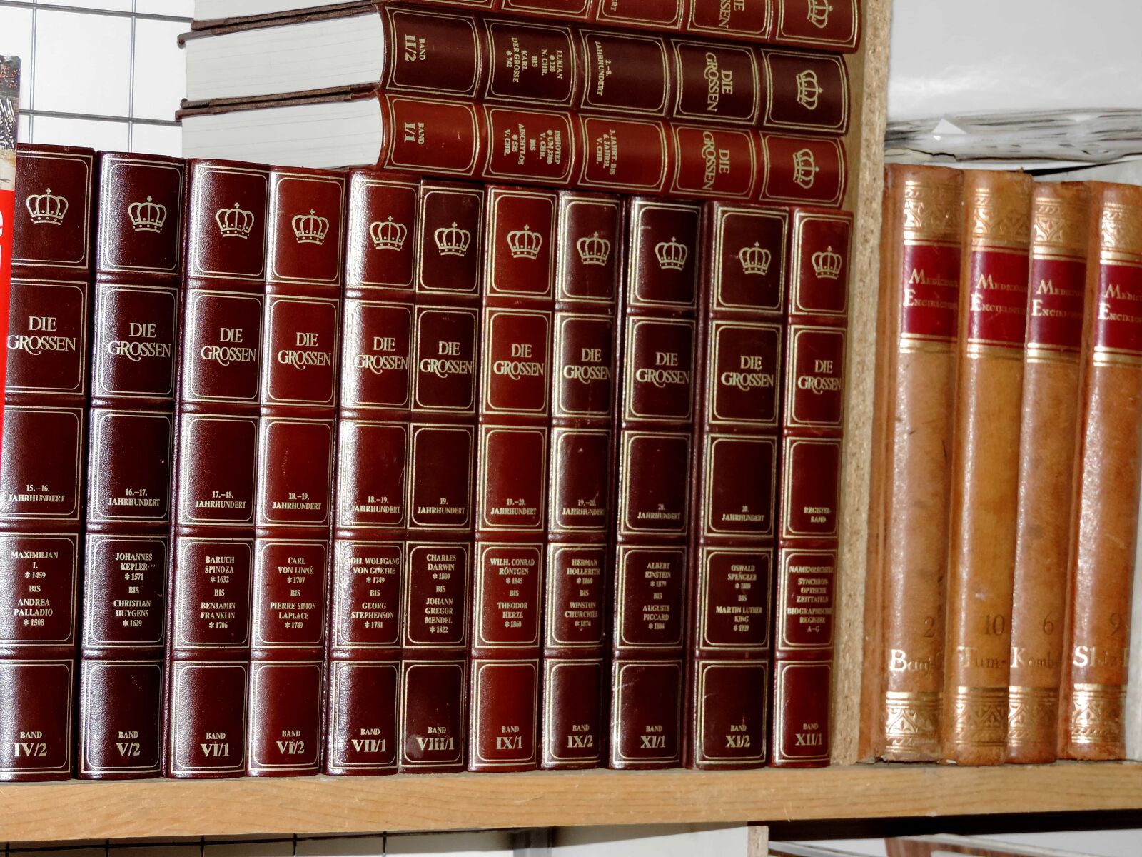 Nikon Coolpix P520 sample photo. Book, bookcase, books, bookstore photography