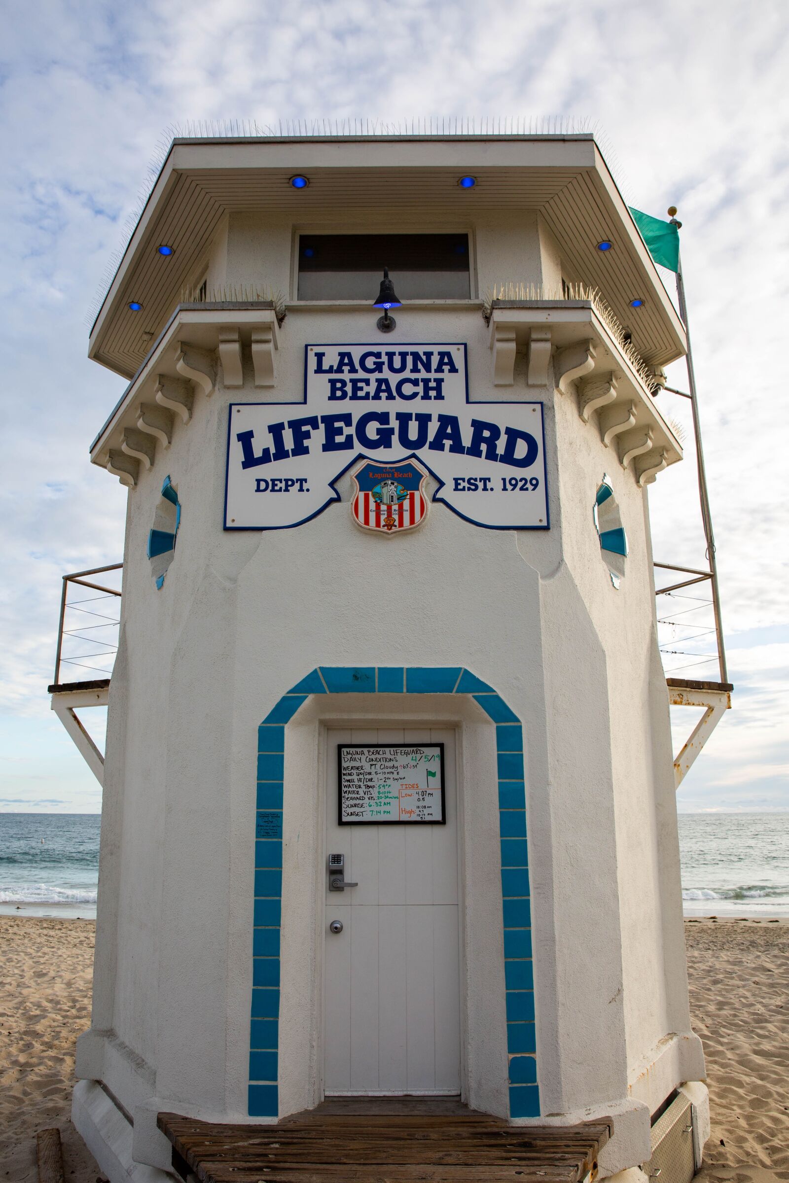 Canon EF 24-70mm F2.8L II USM sample photo. Life guard, station, ocean photography