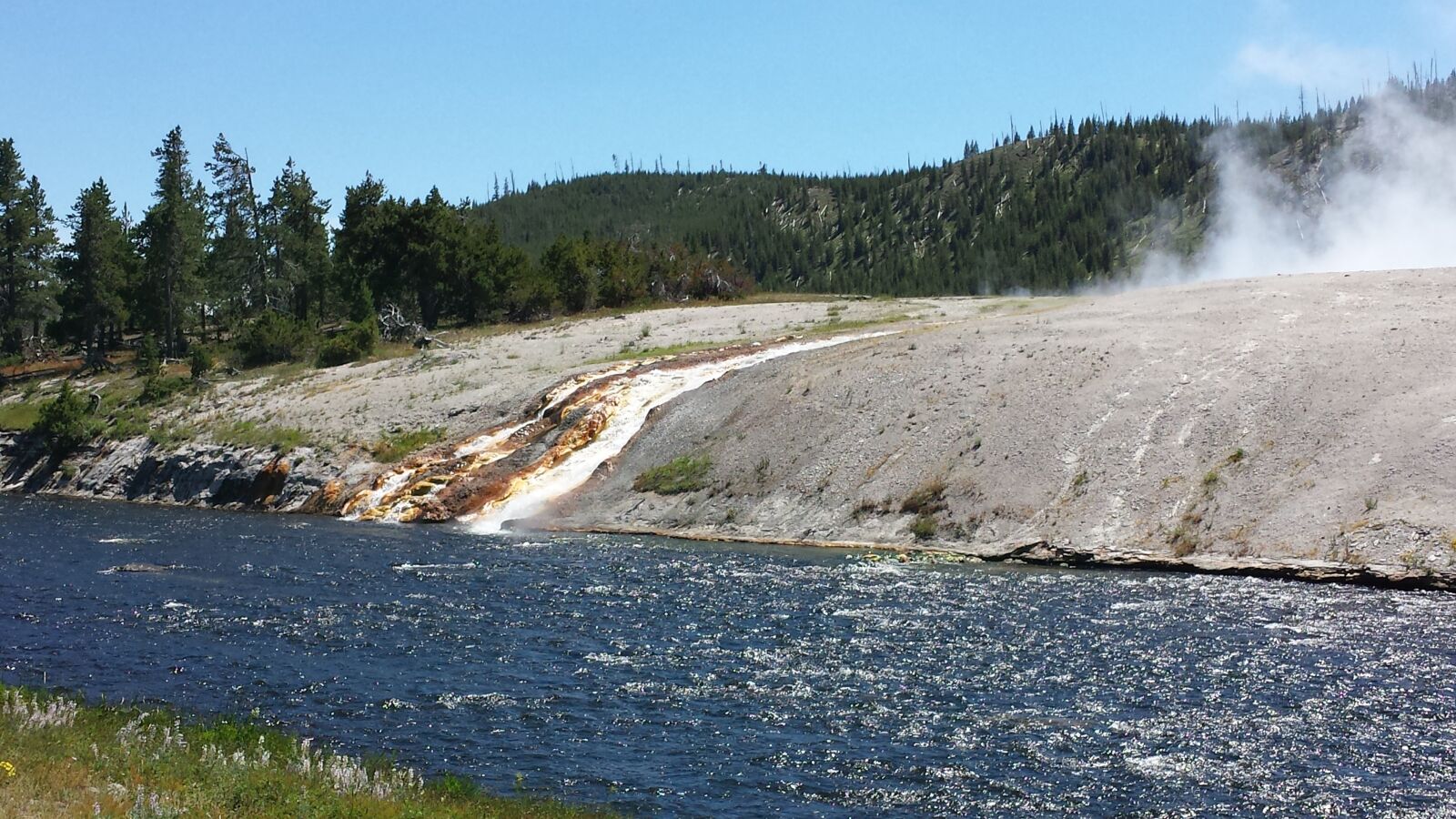 Samsung Galaxy S4 sample photo. Hot, spring, yellowstone photography