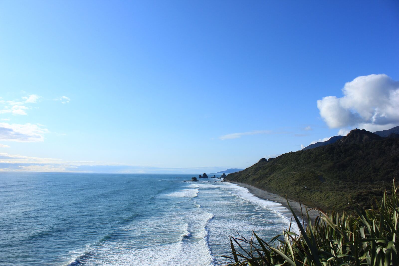 Canon EOS 600D (Rebel EOS T3i / EOS Kiss X5) sample photo. Waves, new zealand, sea photography