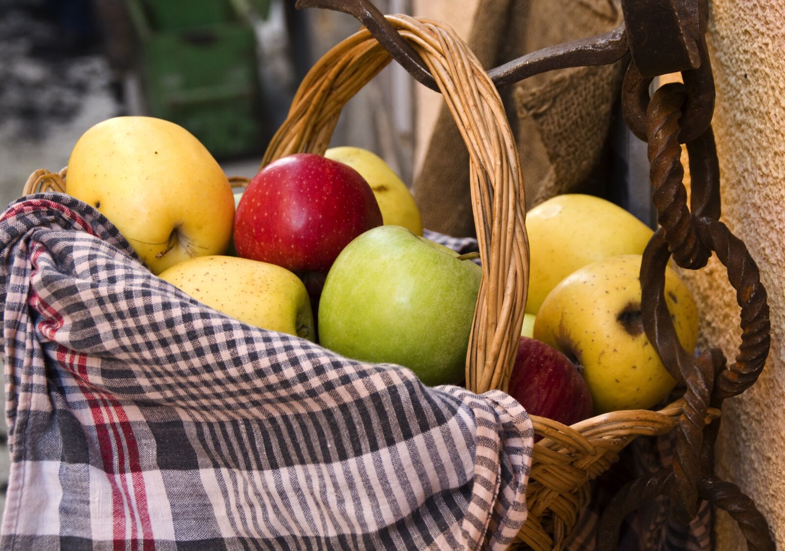 Pentax K-30 sample photo. Apple, food, fruit photography