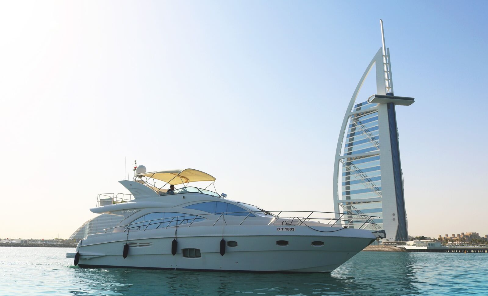 Canon EOS 750D (EOS Rebel T6i / EOS Kiss X8i) sample photo. Burj al arab, yacht photography