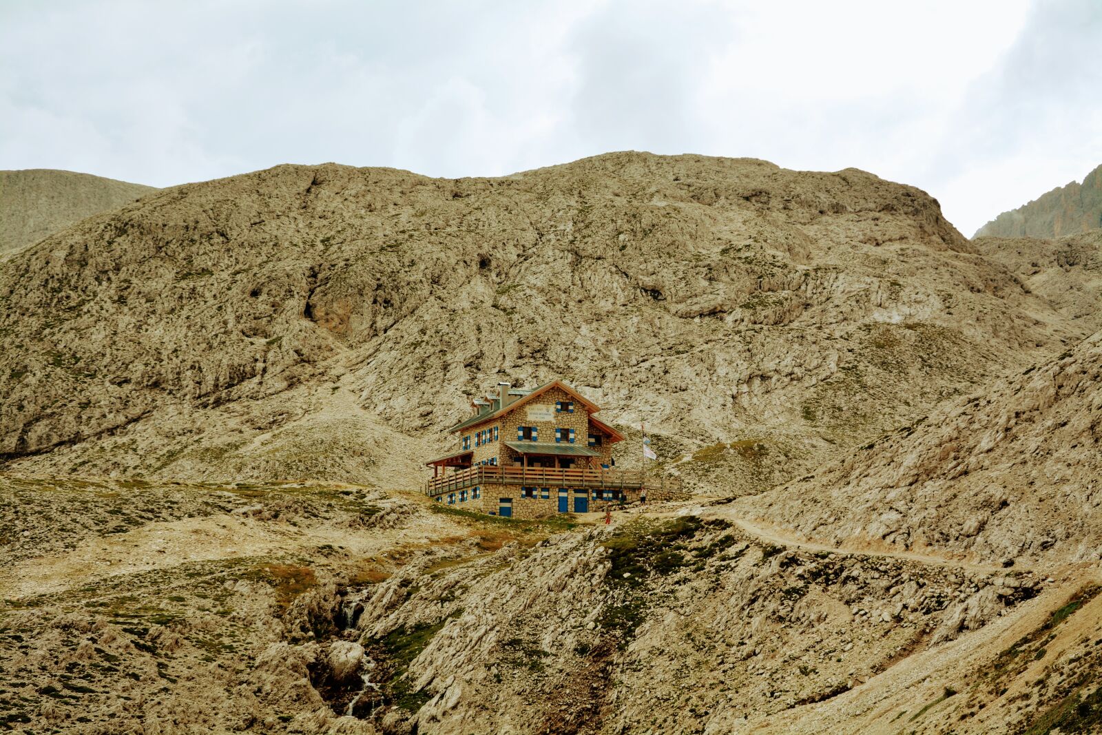 Nikon D7100 sample photo. Refuge, rocks, mountain photography