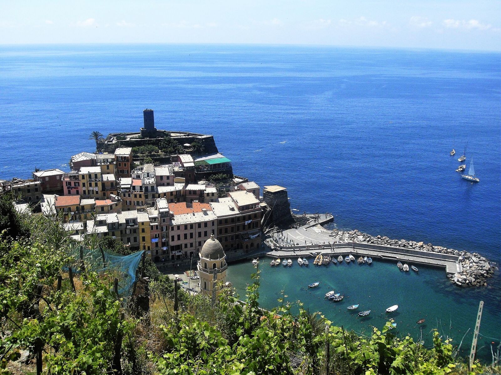 TRAVELER XS 40 sample photo. Italy, sea, water photography