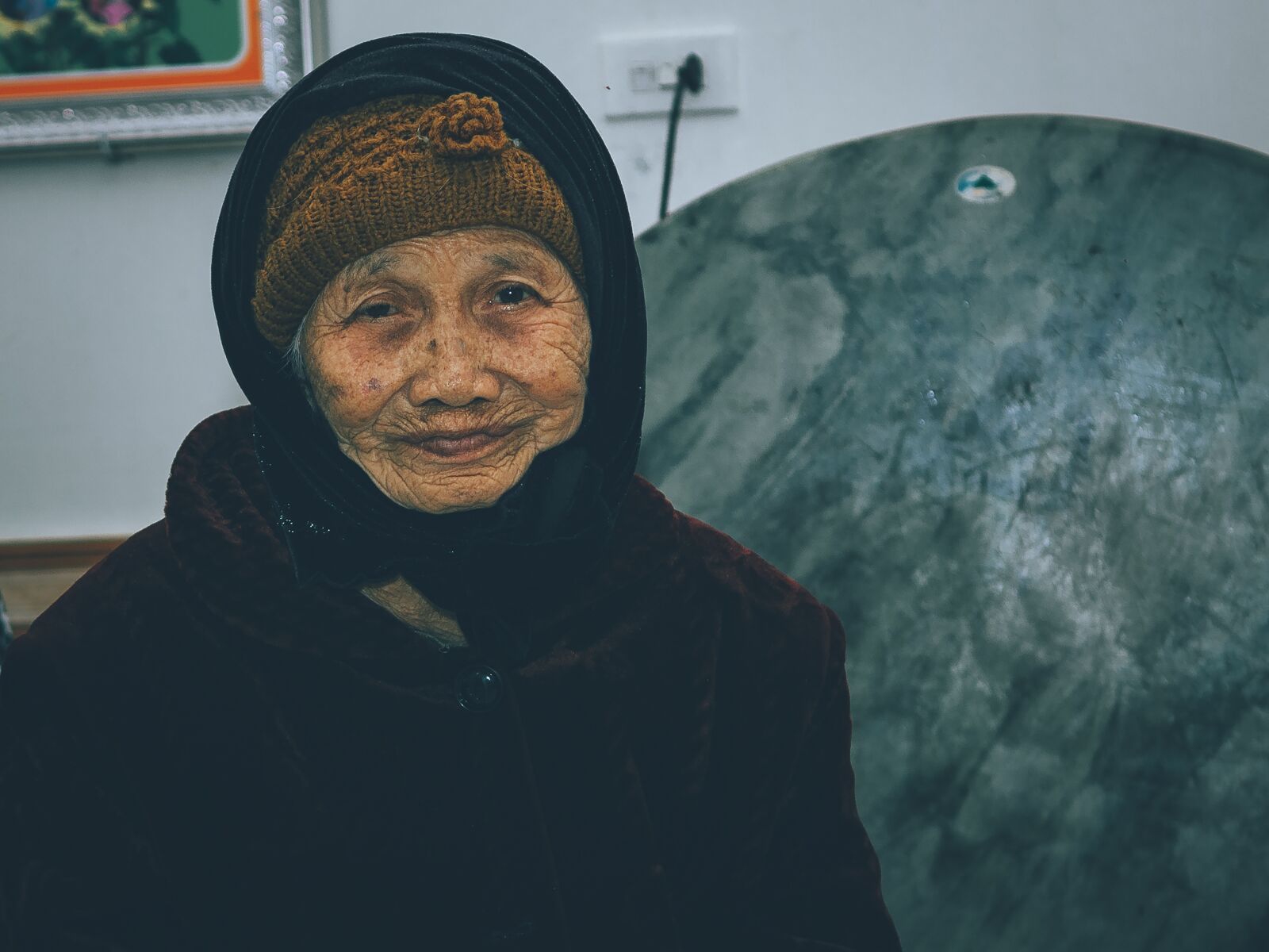 Nikon D7100 sample photo. Portraits, old women, houses photography