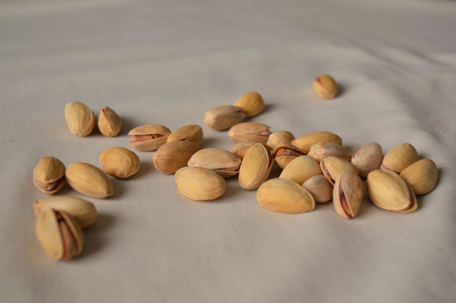 Nikon D3200 sample photo. Pistachio, fruit, food, organic photography