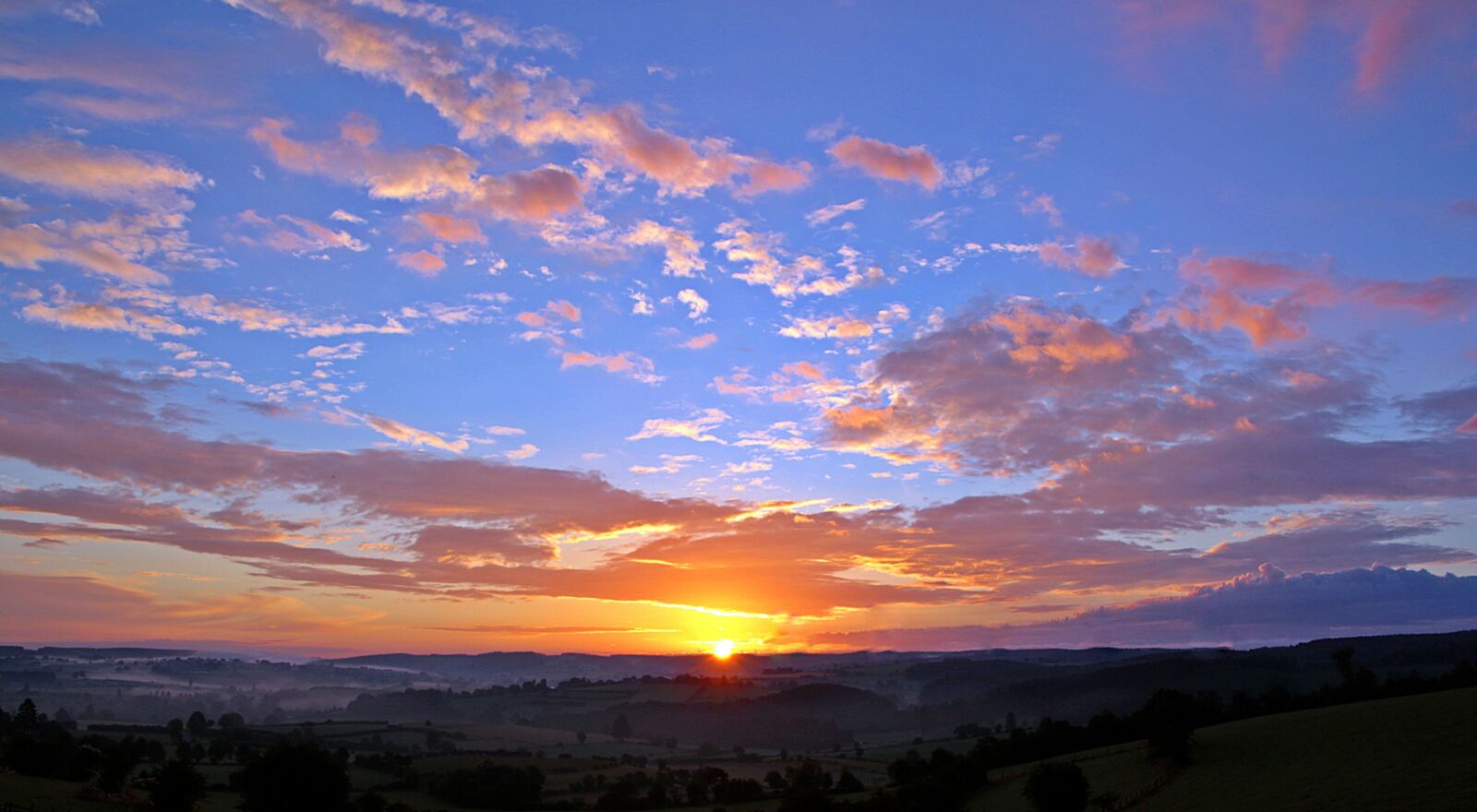 Canon EOS 650D (EOS Rebel T4i / EOS Kiss X6i) sample photo. Sunrise, sun, morgenrot photography