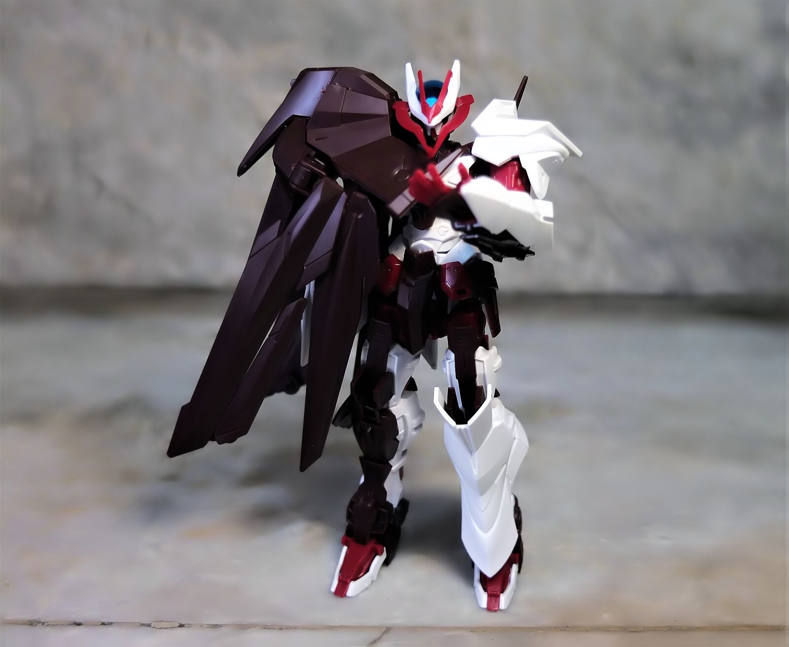 Fujifilm X10 sample photo. Robot, toy, action photography