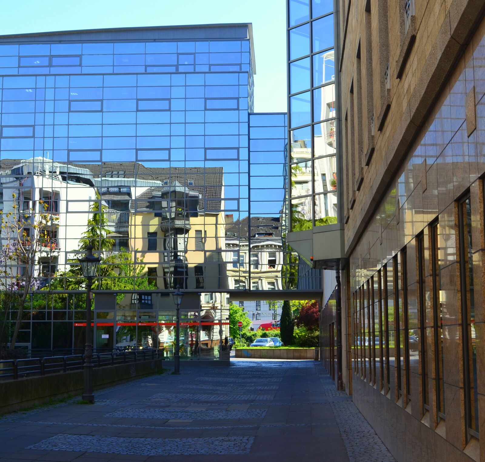 Nikon D5100 sample photo. Bank, bank building, monetary photography
