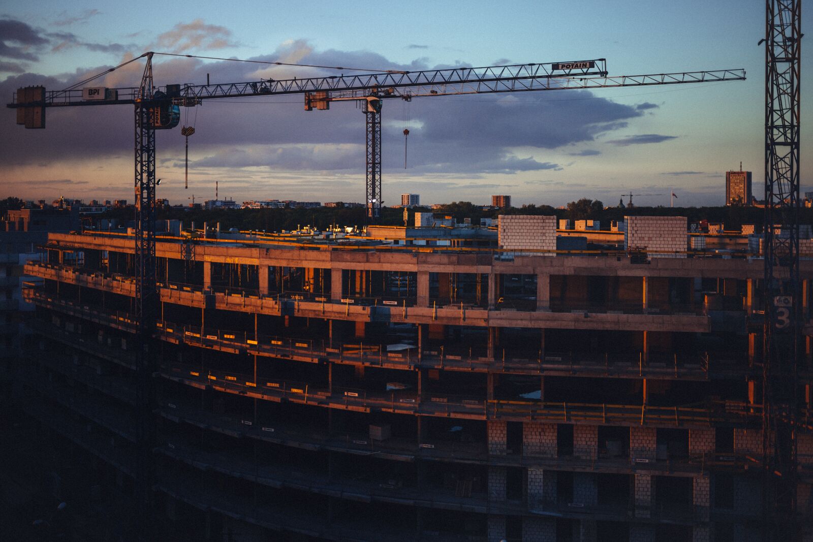 Canon EF 40mm F2.8 STM sample photo. City, architecture, blue photography