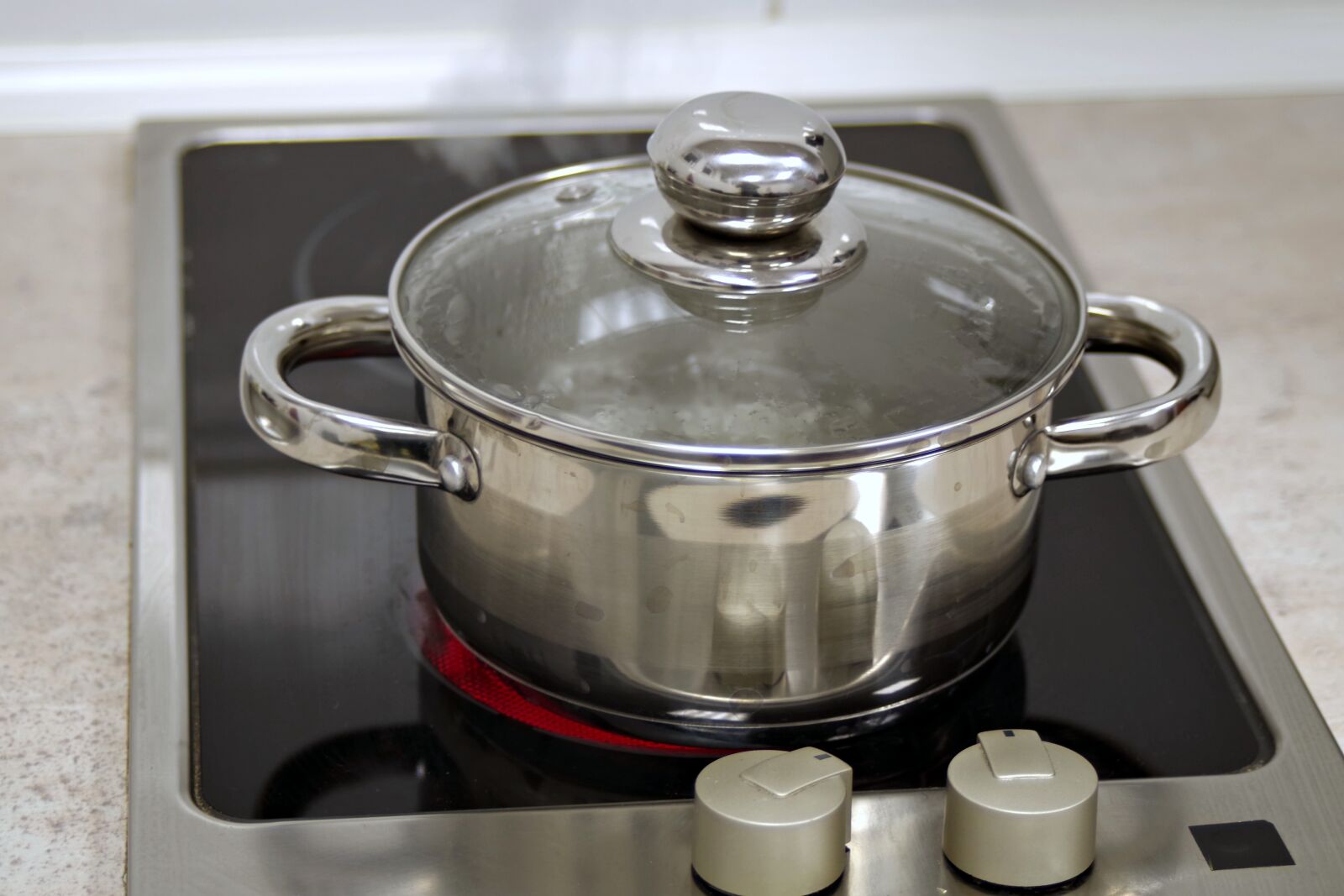 Pentax K-S2 sample photo. Cooking, dinner, kitchen photography
