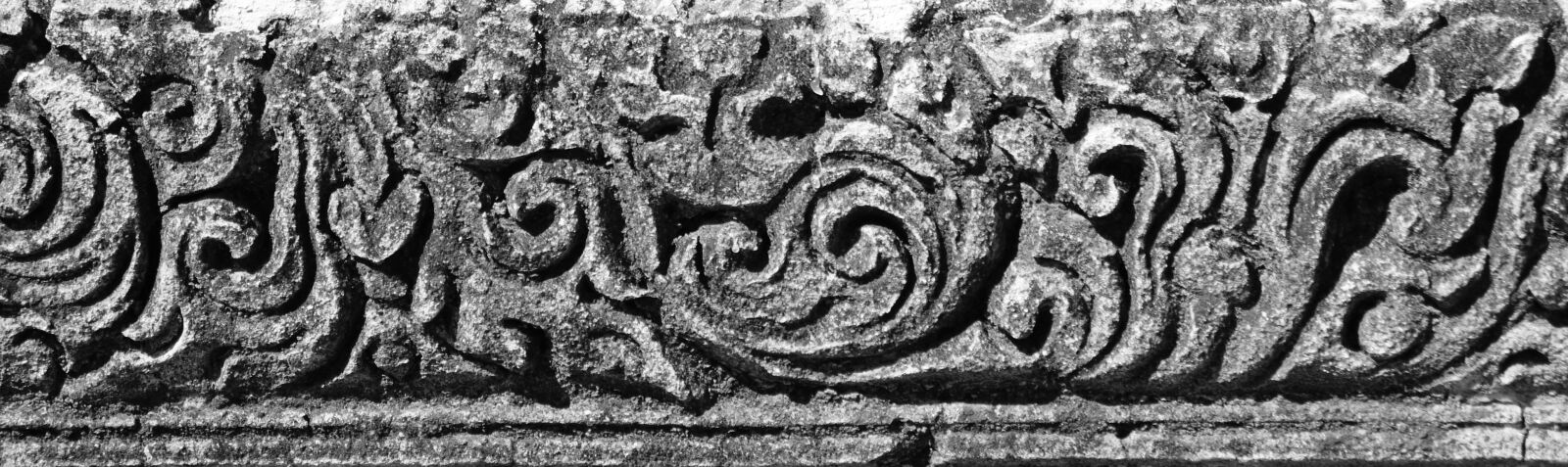 Sony Alpha DSLR-A230 sample photo. Relief, architecture, stone photography