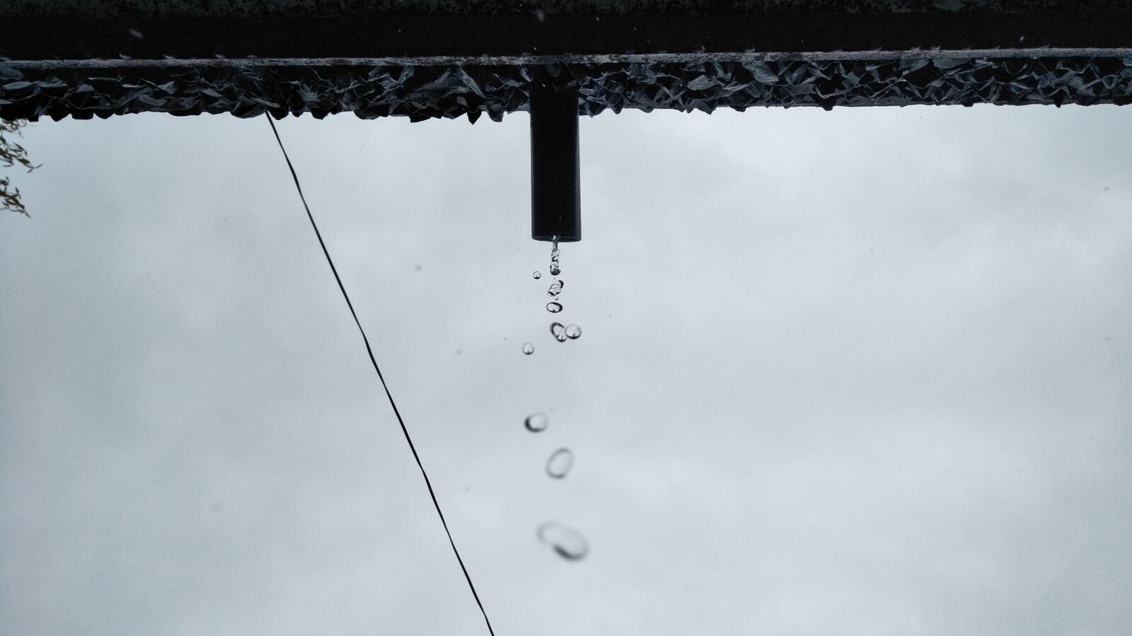 OPPO CPH1701 sample photo. Falling water, rain, sky photography