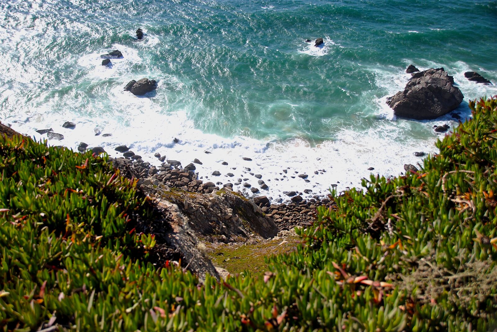 Nikon D3000 sample photo. Surf, atlantic, rock photography