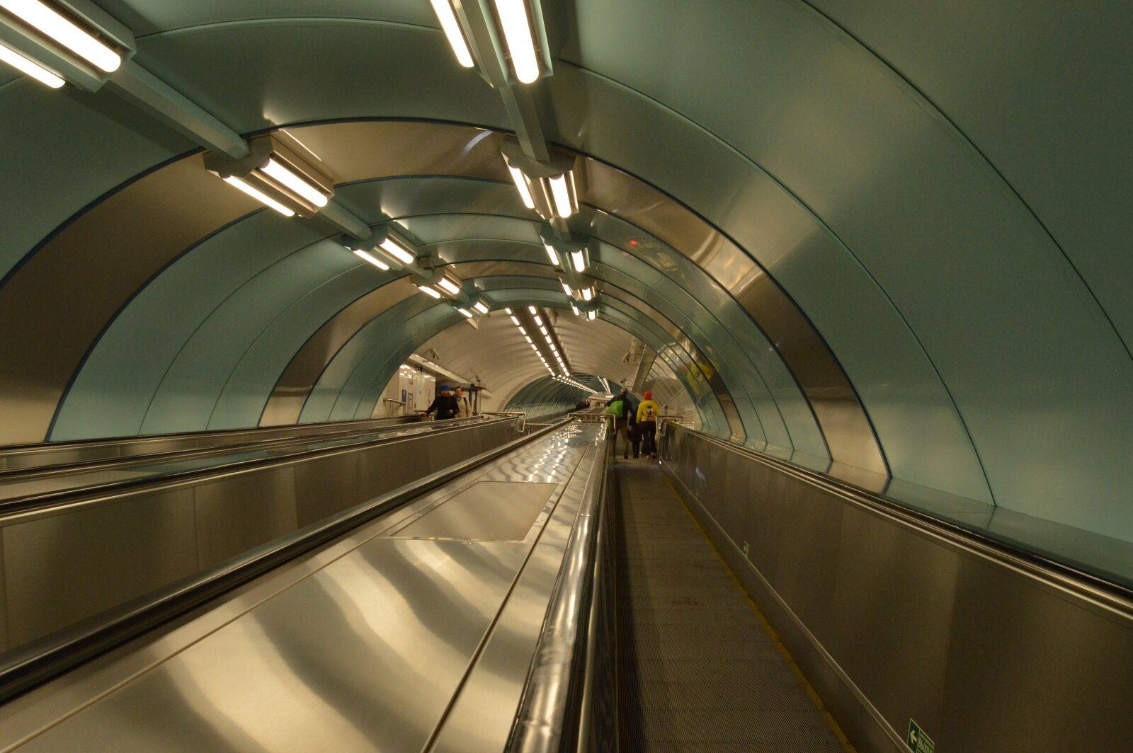 Nikon D3200 sample photo. Metro, the transportation system photography