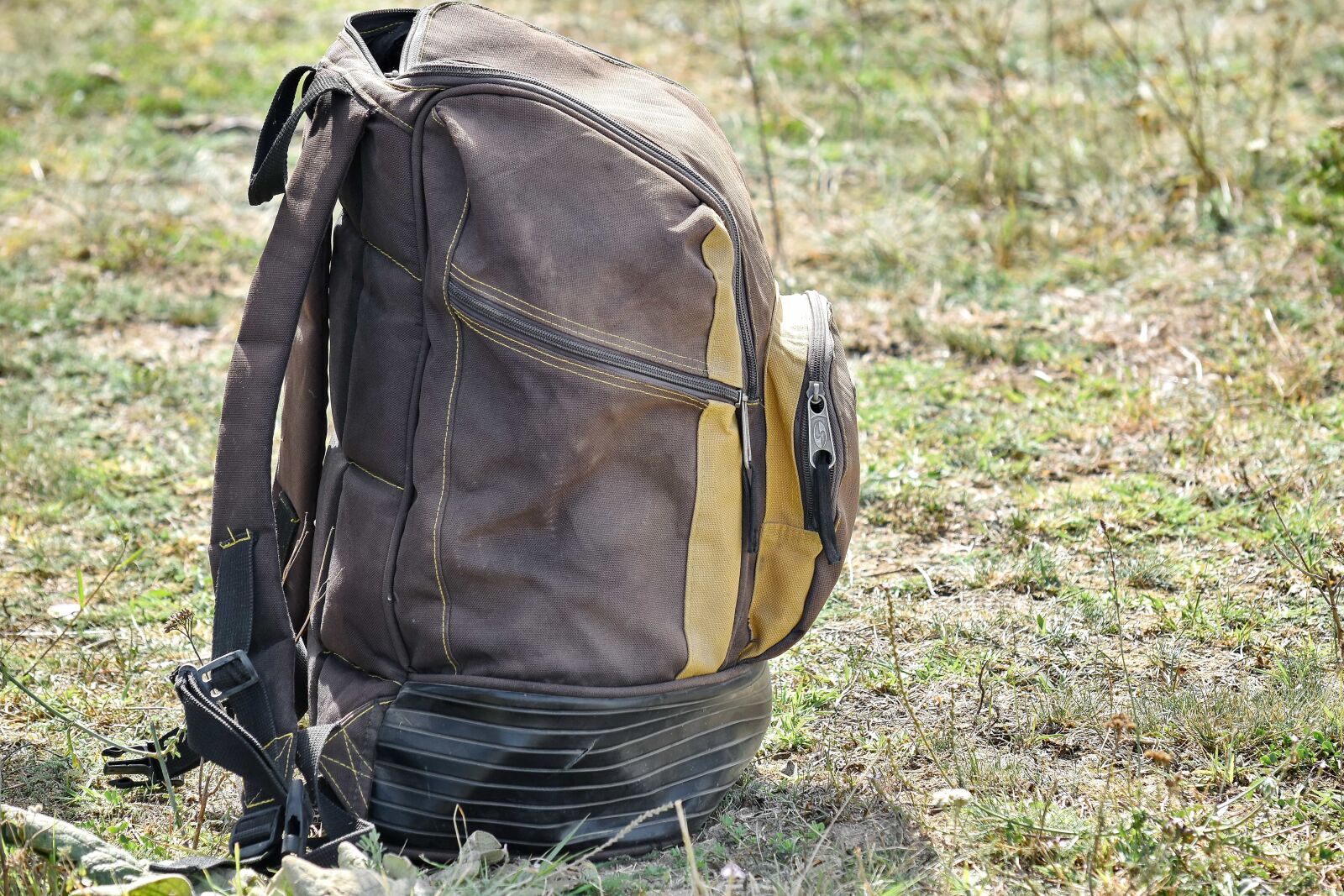 Nikon D5500 sample photo. Baggage, luggage, material, backpack photography